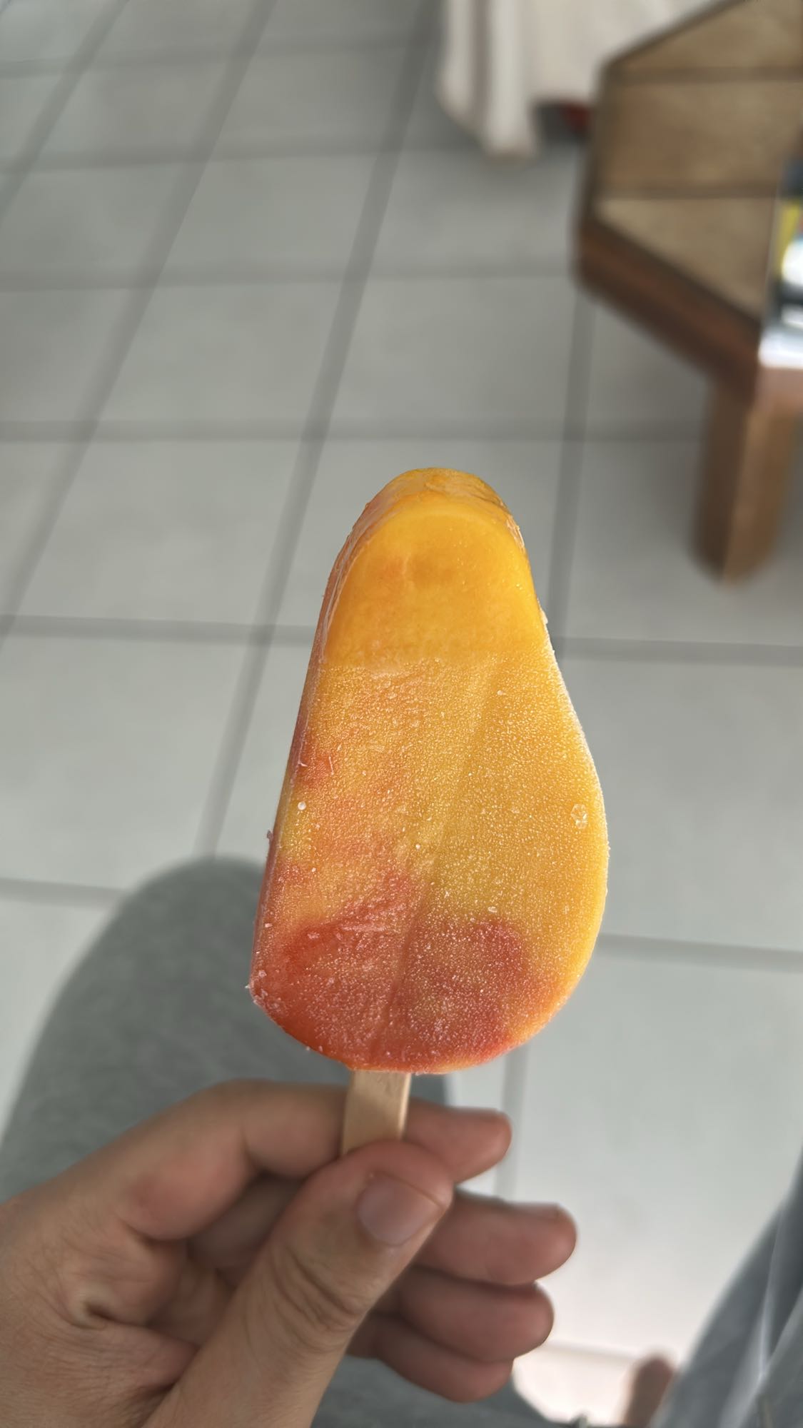 glace à la mangue et à la fraise
