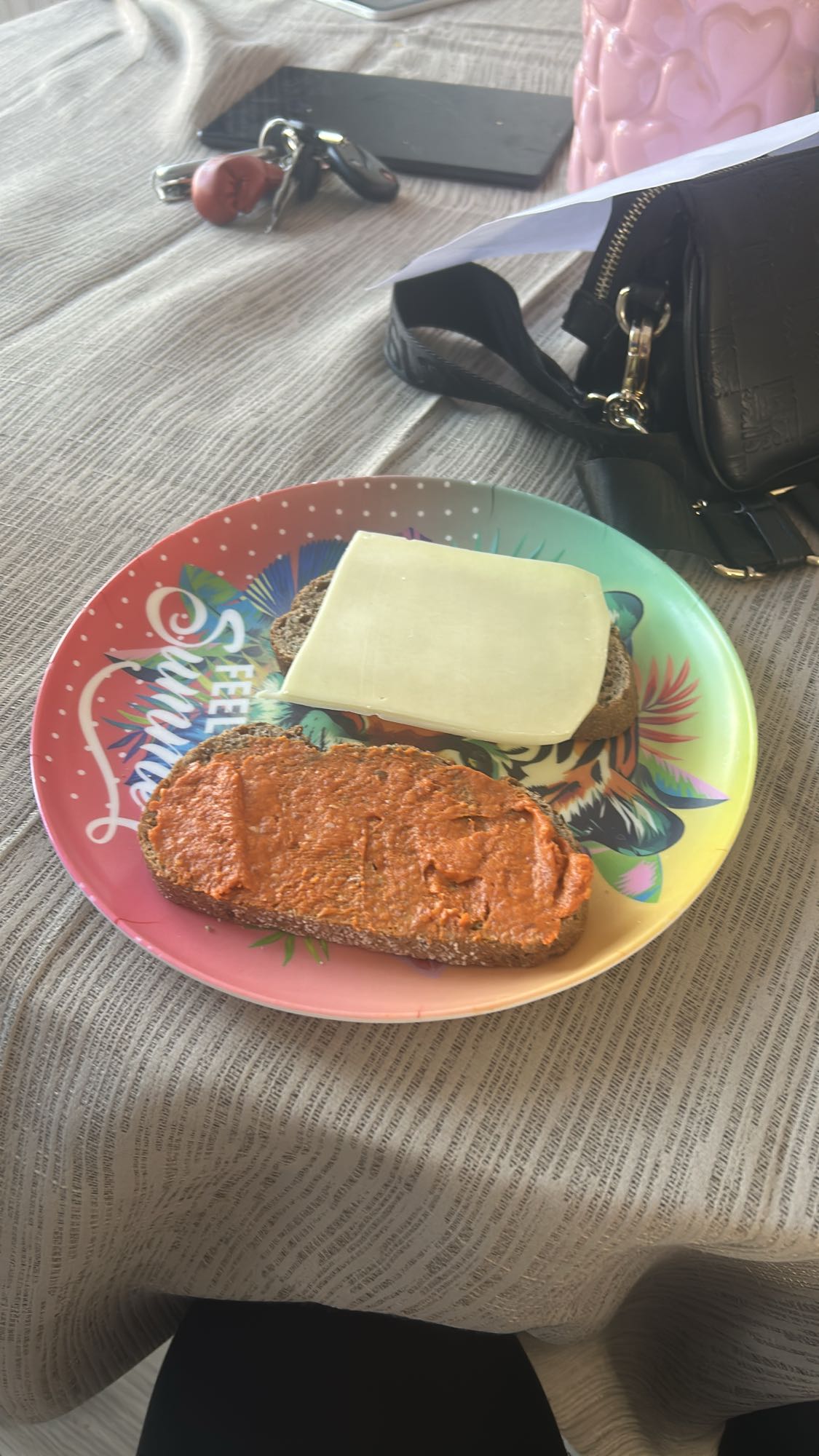 Broodje kaas en smeersel