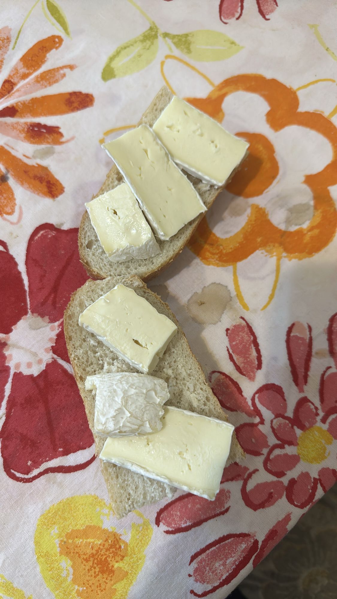 Brie cheese on bread