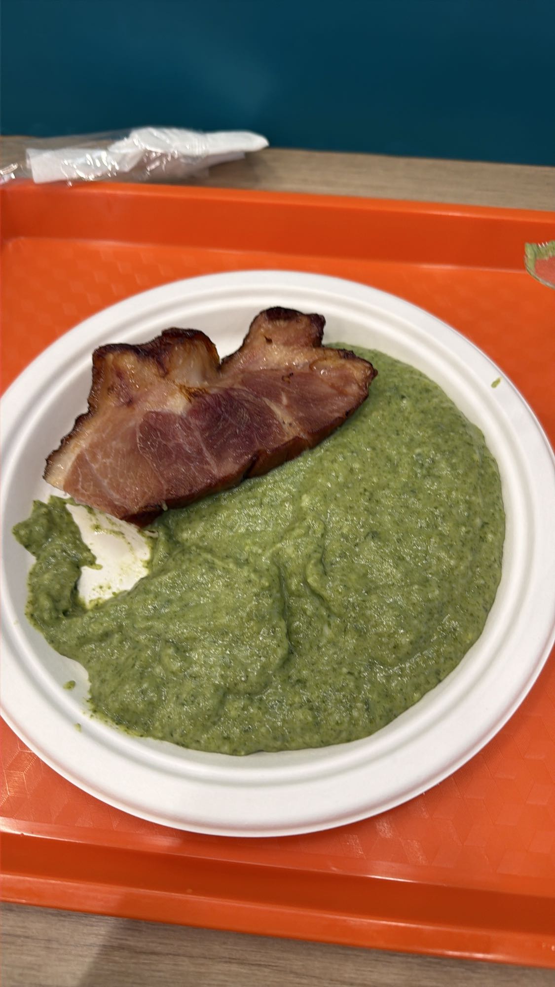 Piure de spanac cu carne afumată