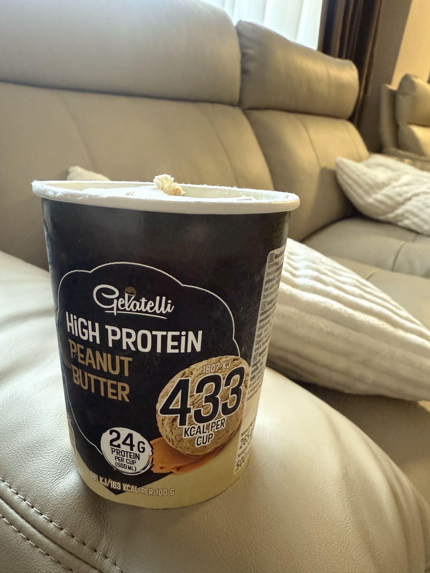 Înghețată proteică cu unt de arahide