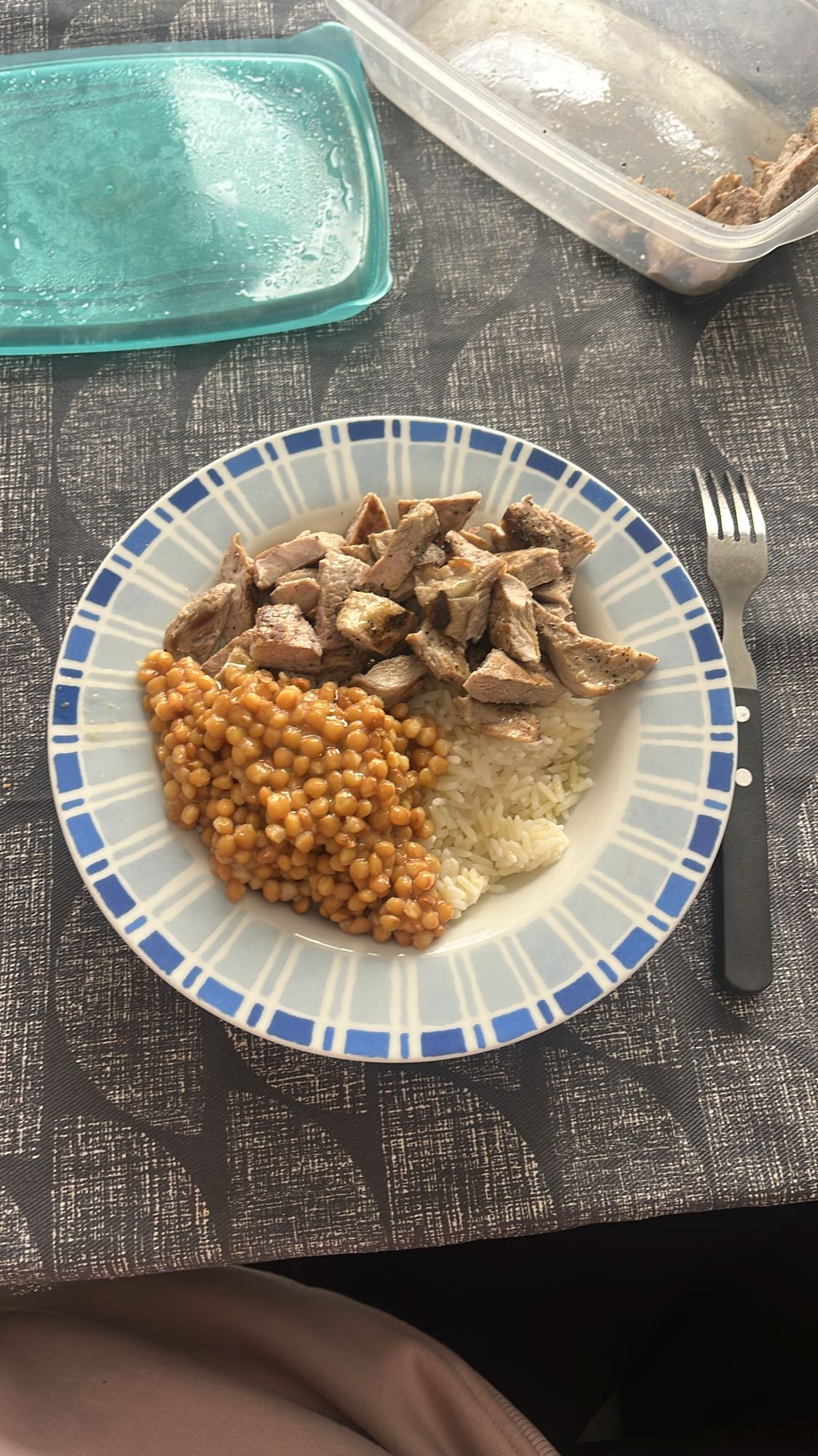 Grilled meat, rice, lentils
