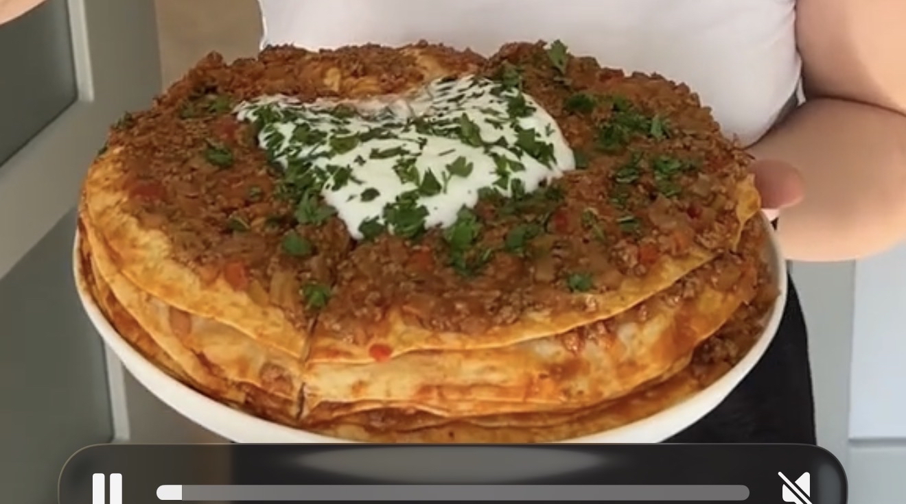 Kat Kat Kıymalı Börek