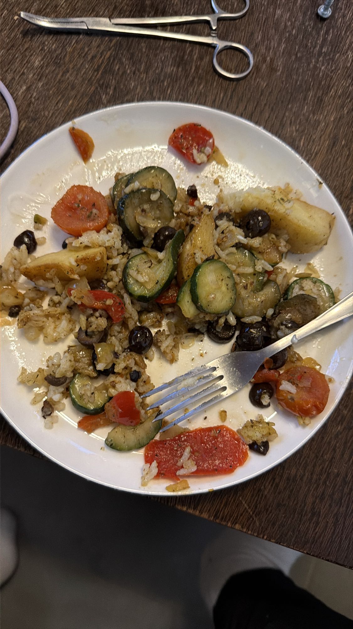 warzywa z ryżem i oliwkami