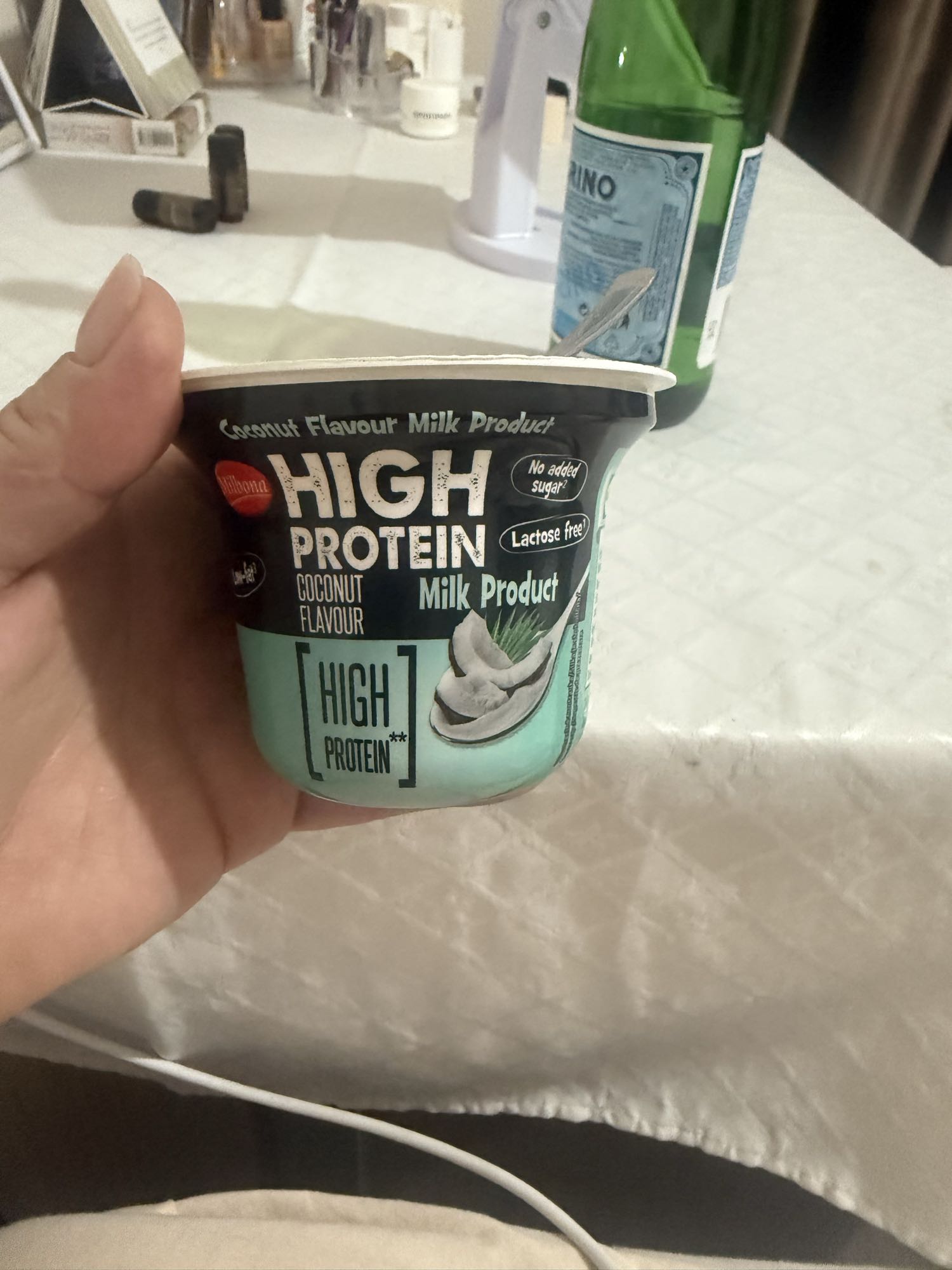 Iaurt proteic cu cocos