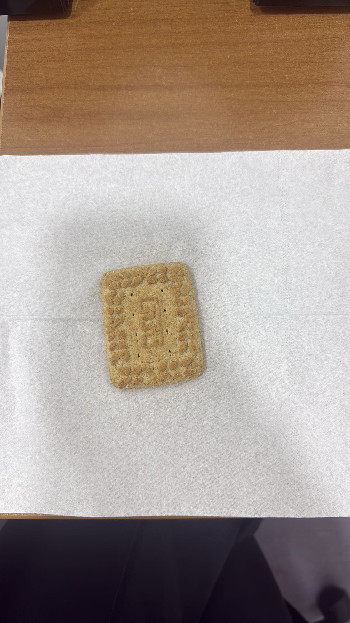 plain tea biscuit