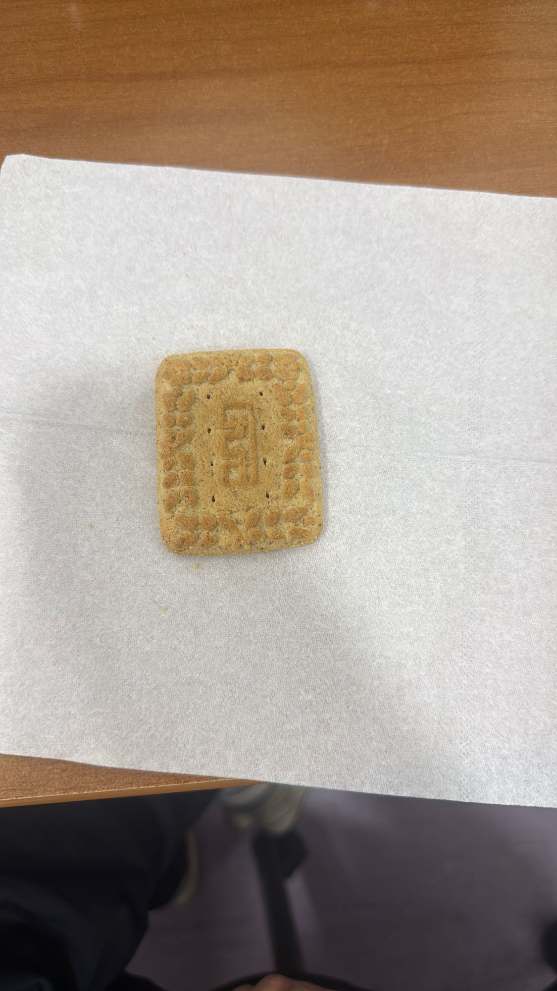 plain tea biscuit