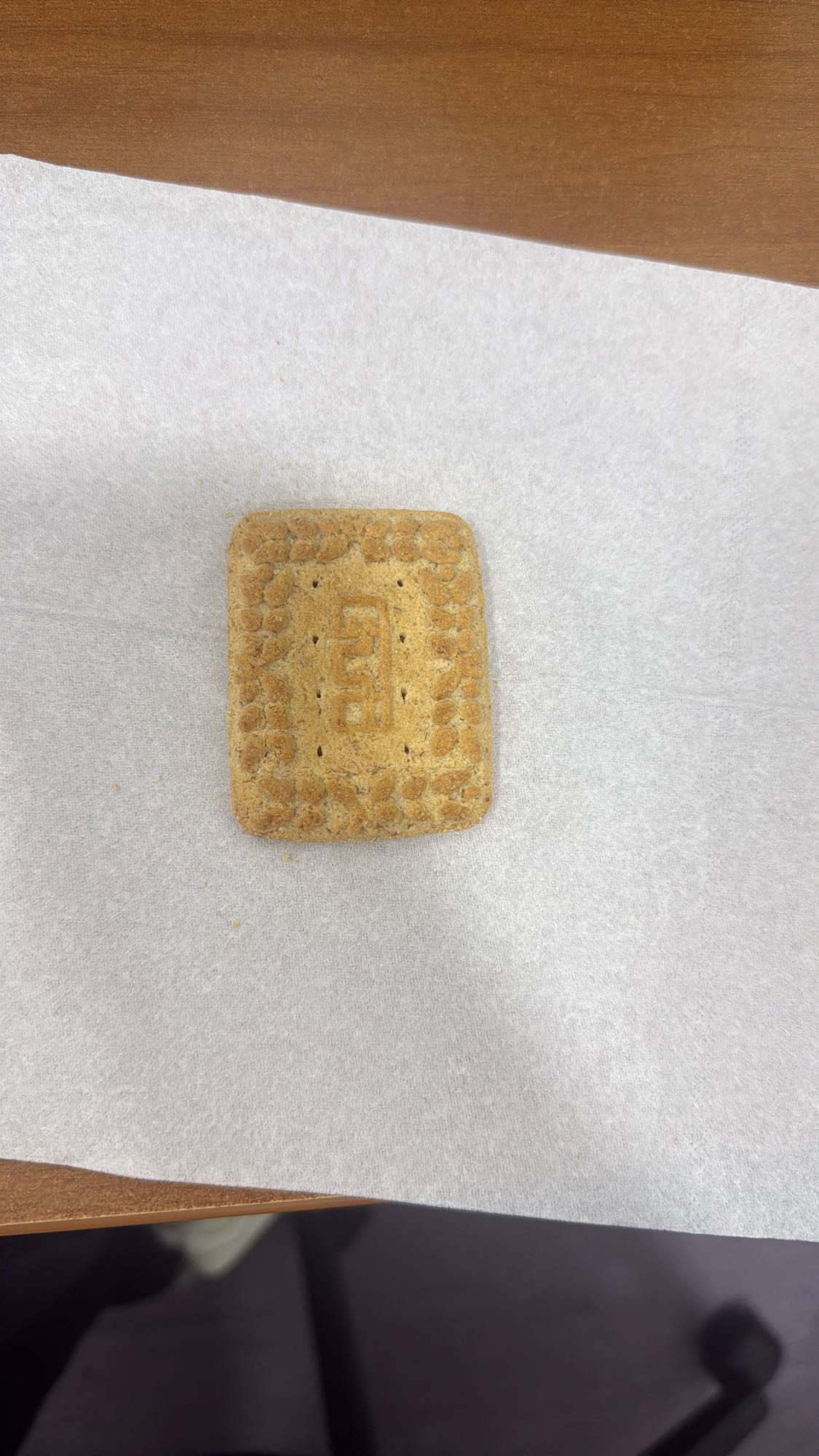 Plain tea biscuit