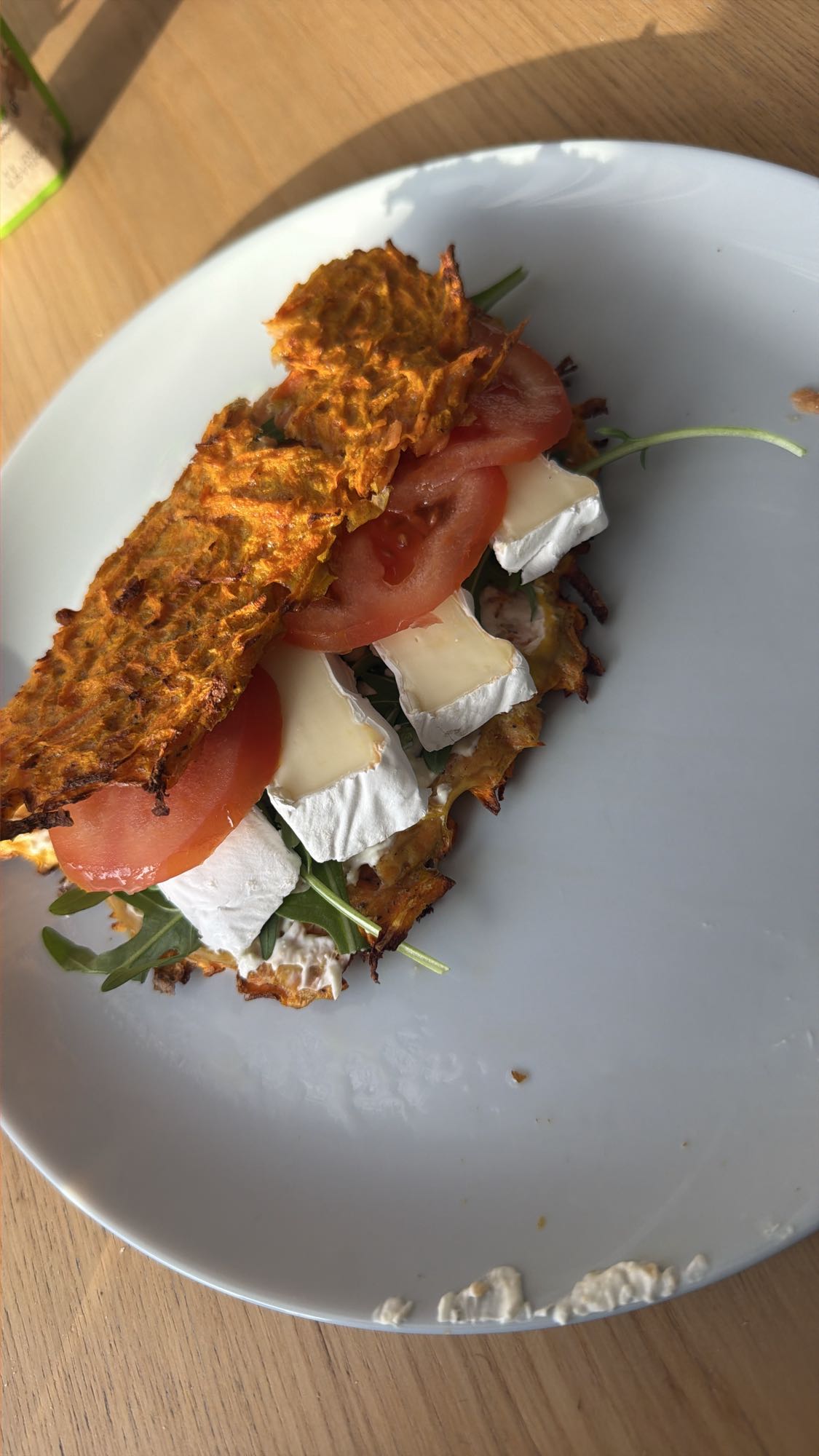 Kanapka z warzywnym plackiem