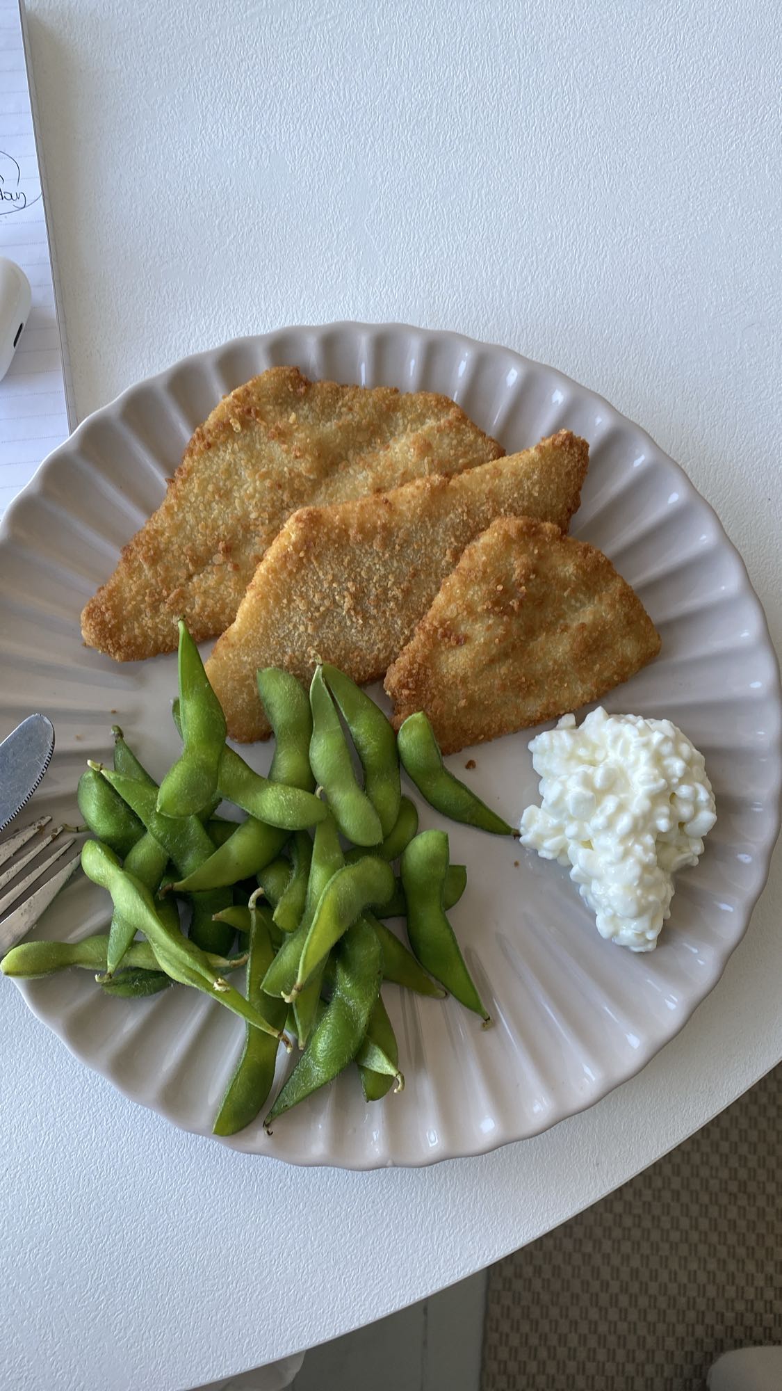 Breaded schnitzel, edamame, cottage cheese