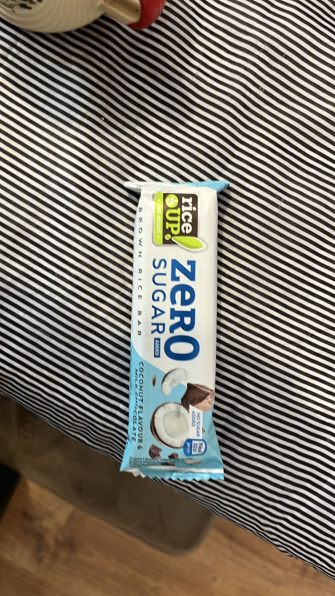 бар с кафяв ориз и кокос