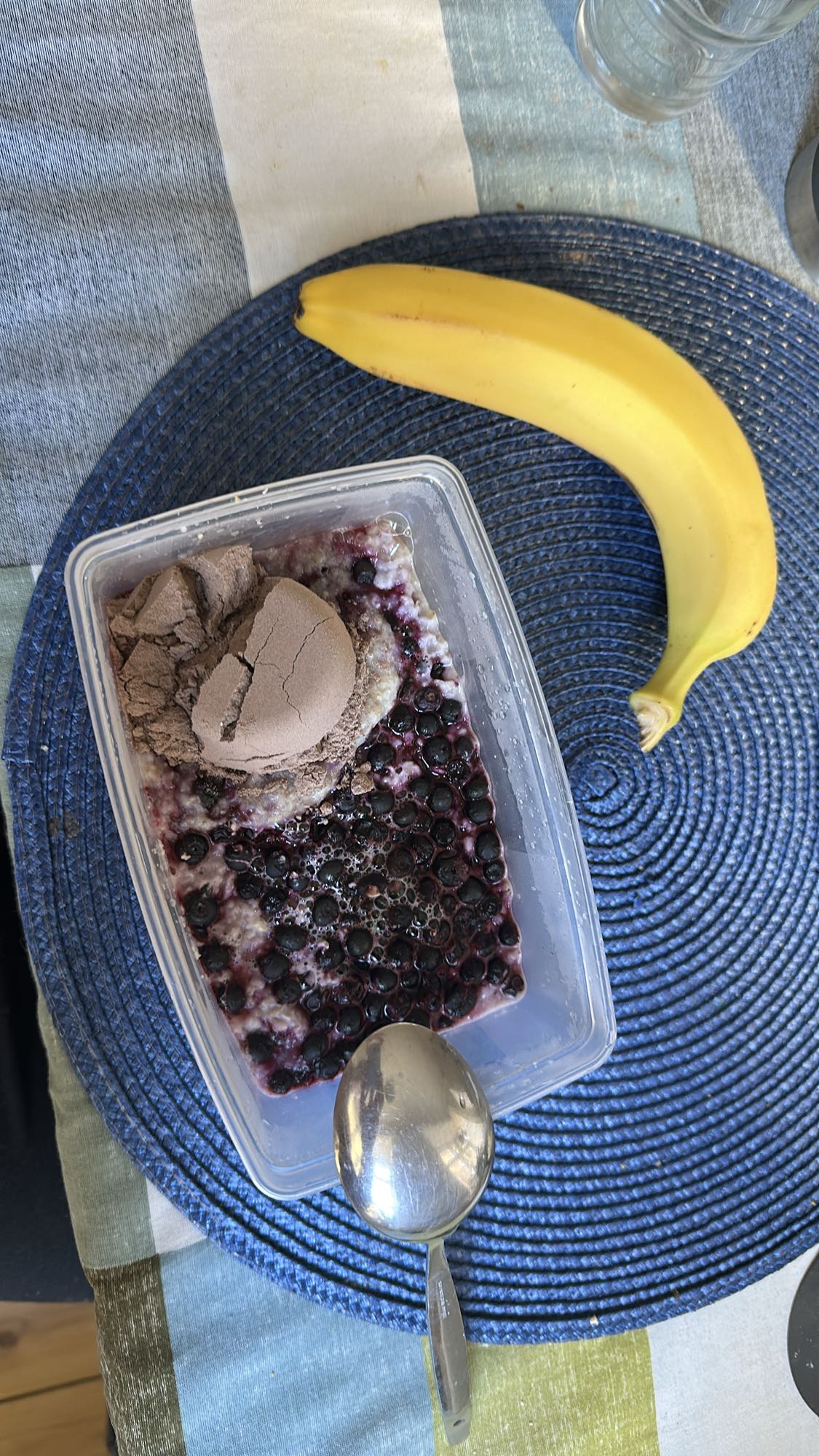 Havregrynsgröt med bär & banan