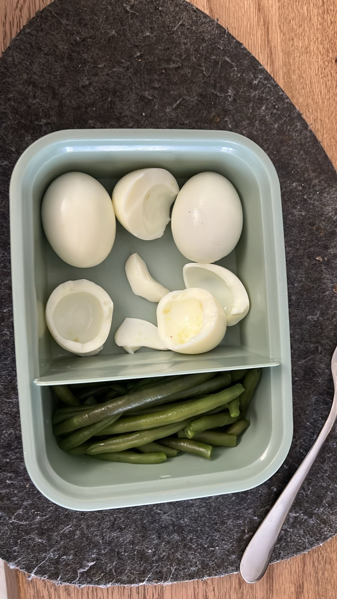 Yumurta ve Fasulye Kutusu