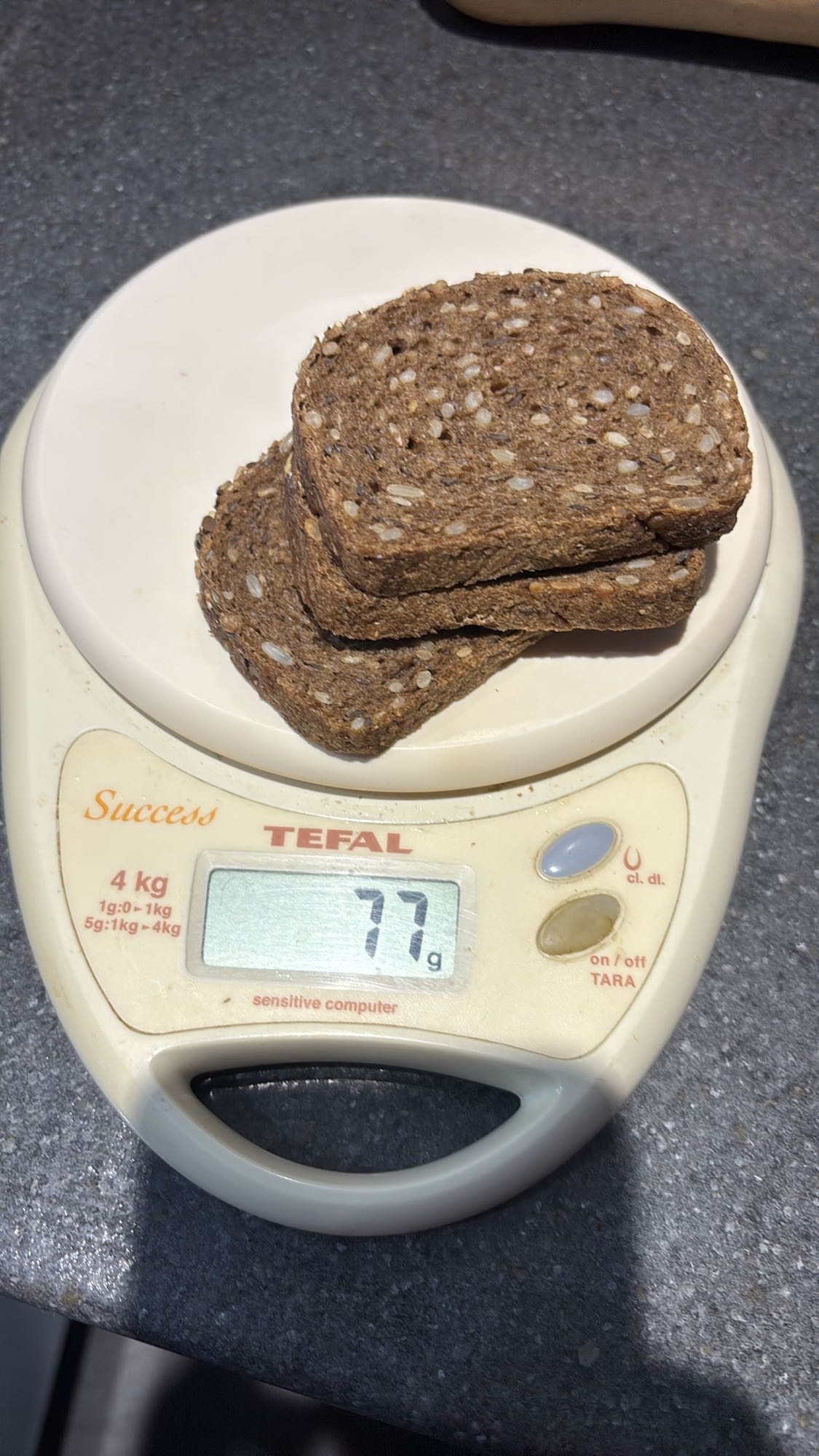 Pain complet aux graines