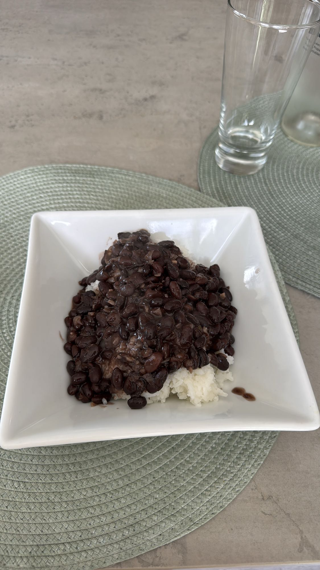 arroz con frijoles negros