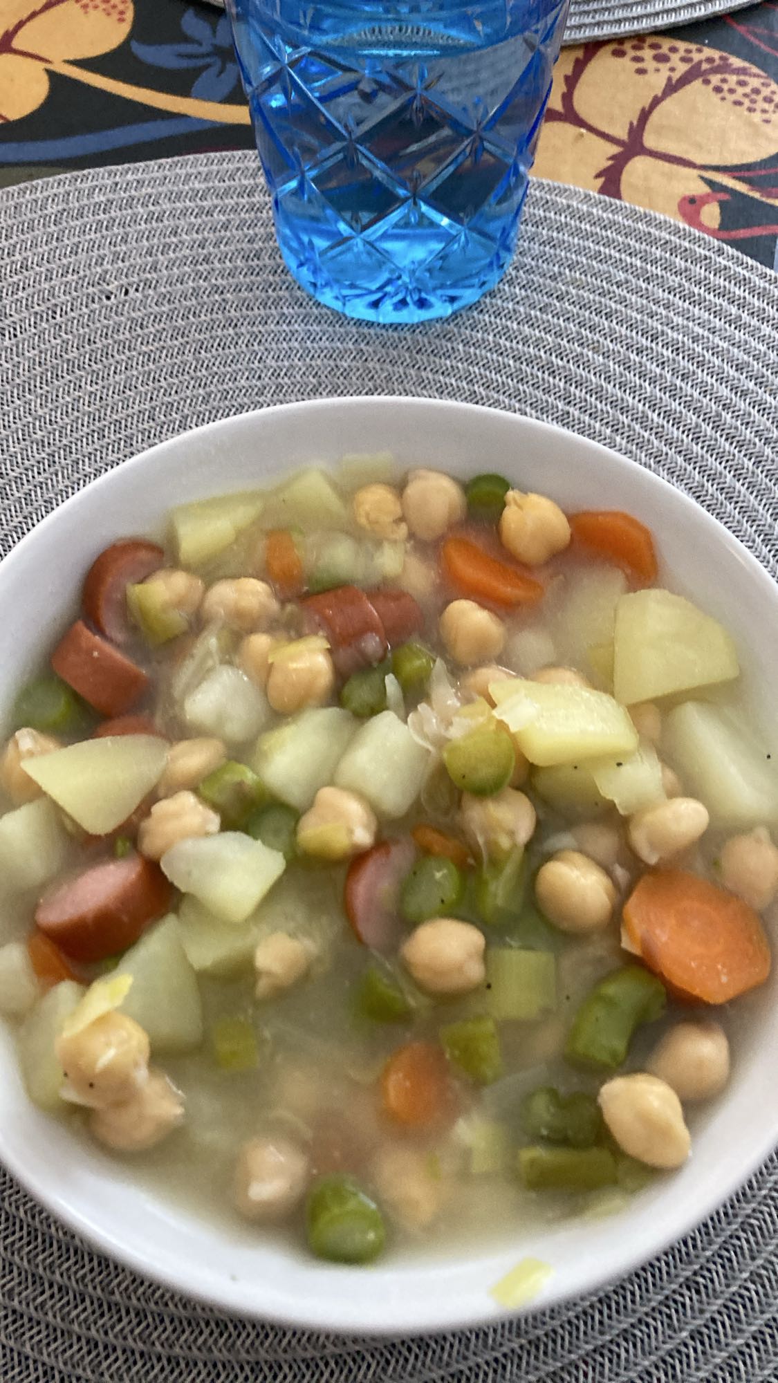 Grönsakssoppa med korv