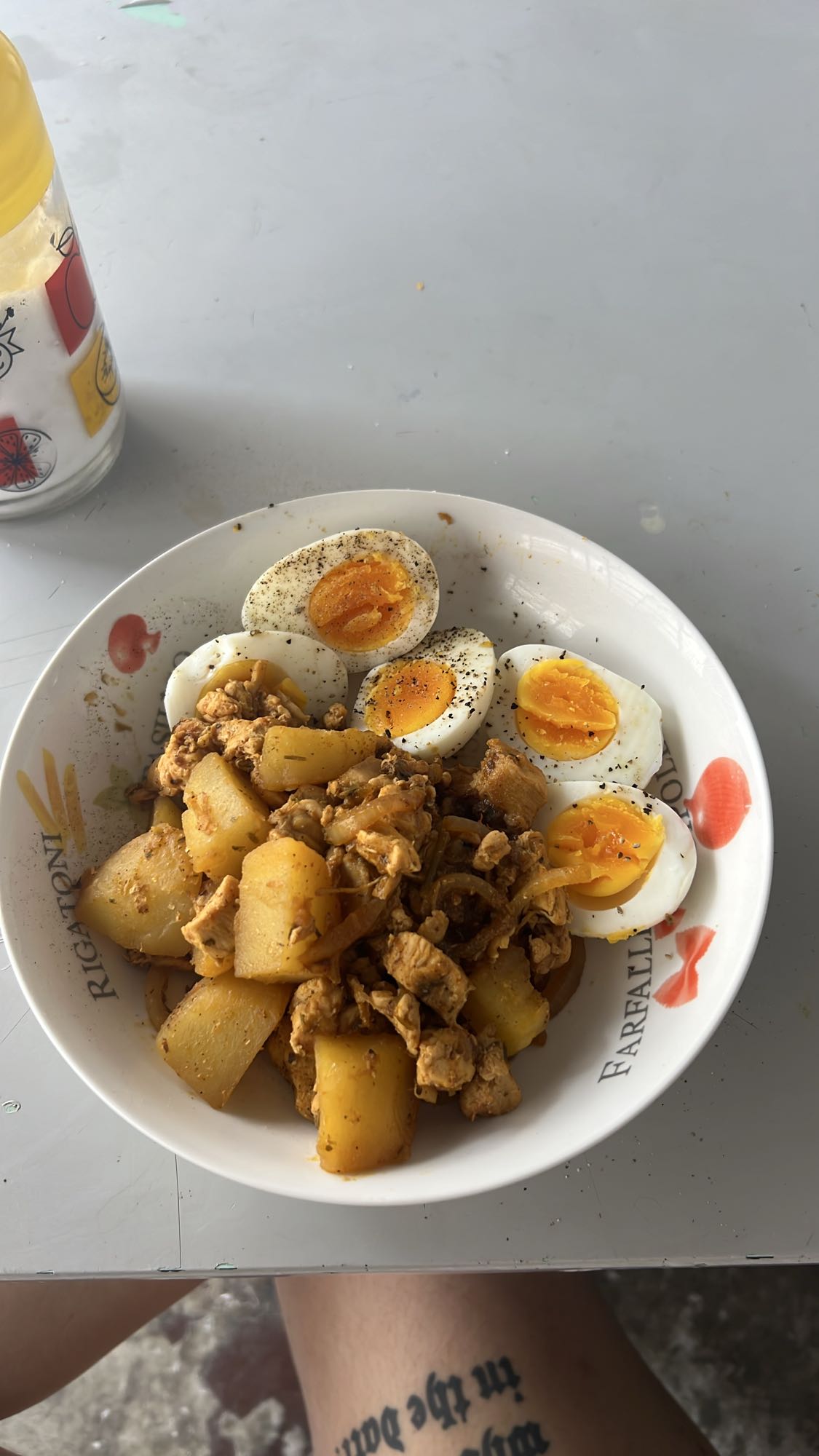 Frango, batata e ovos