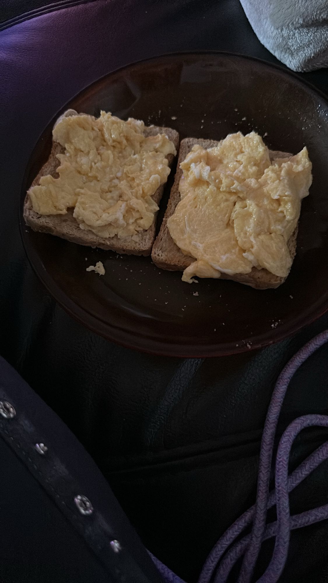 Scrambled eggs on toast