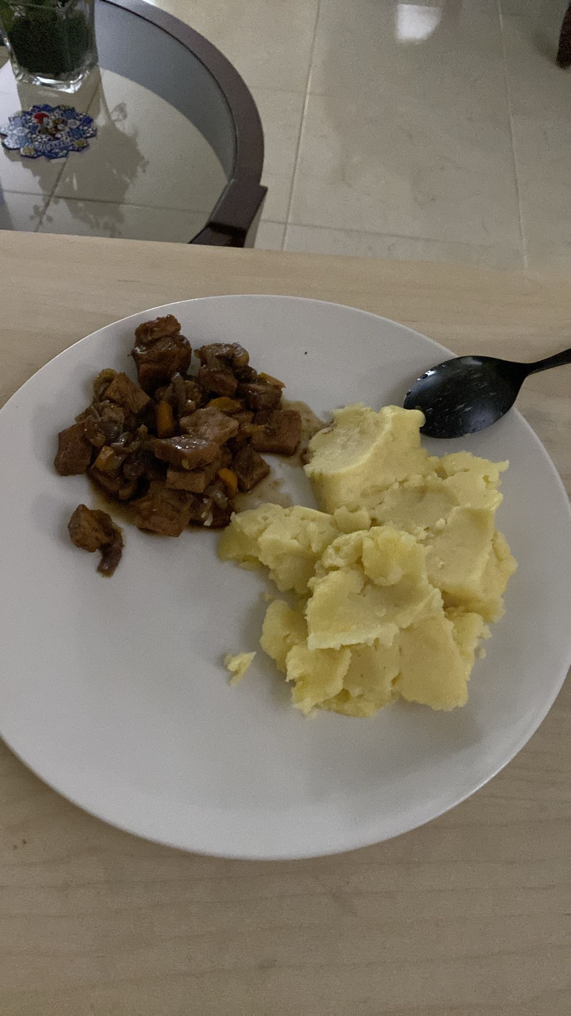 Carne guisada y puré