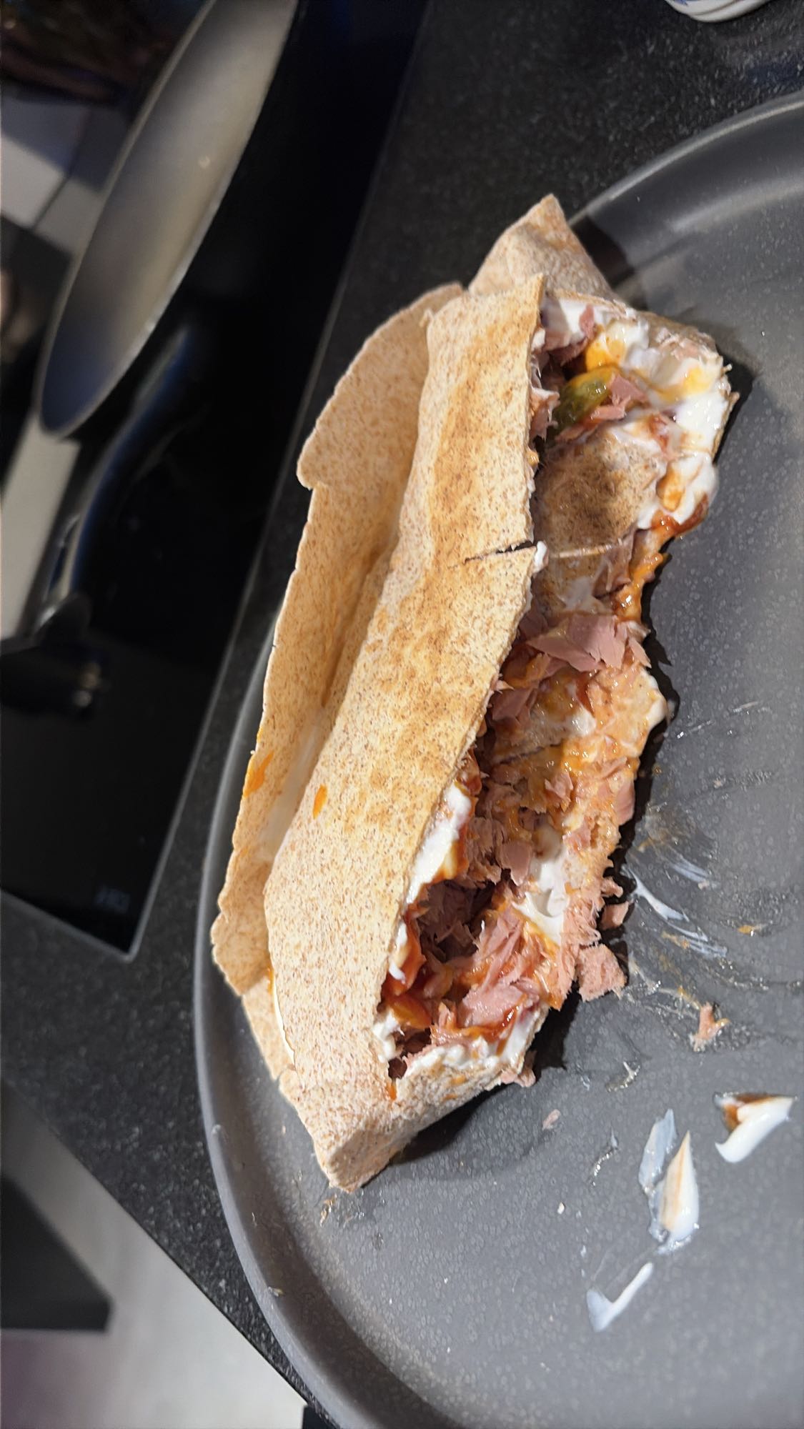 Tortilla z tuńczykiem