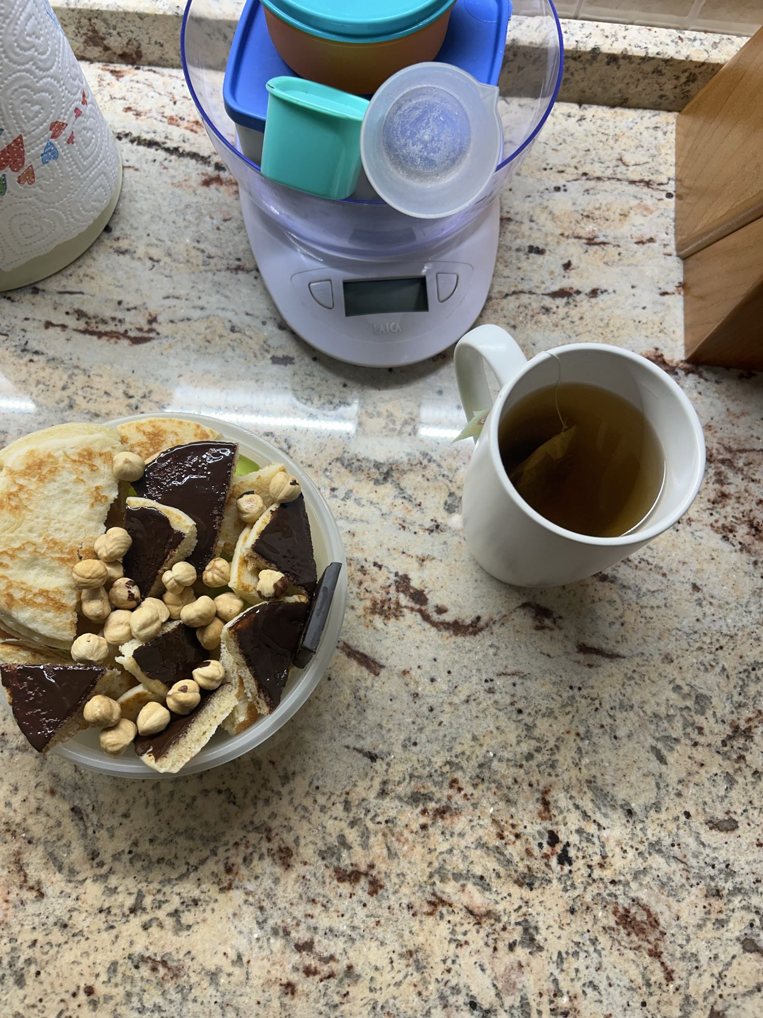 Pancake, chocolate, tea