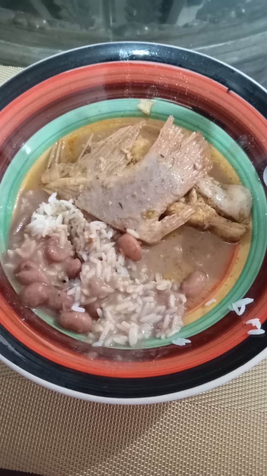 Carne con arroz y frijoles