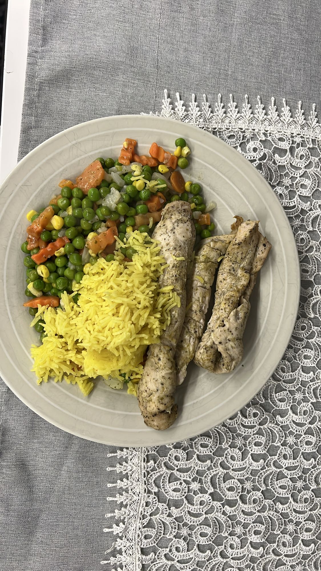 Kurczak z ryżem i warzywami