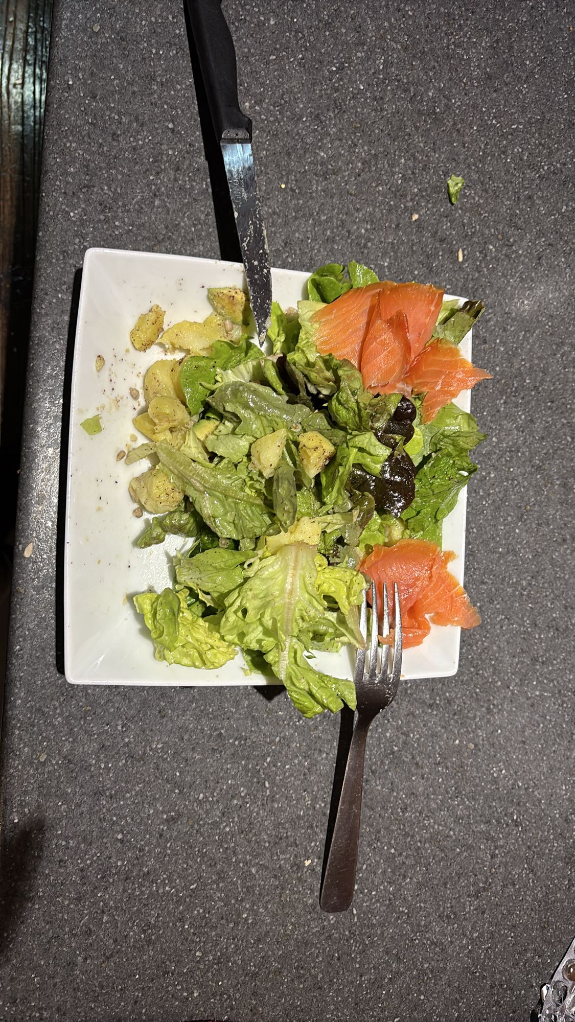 Salade saumon avocat