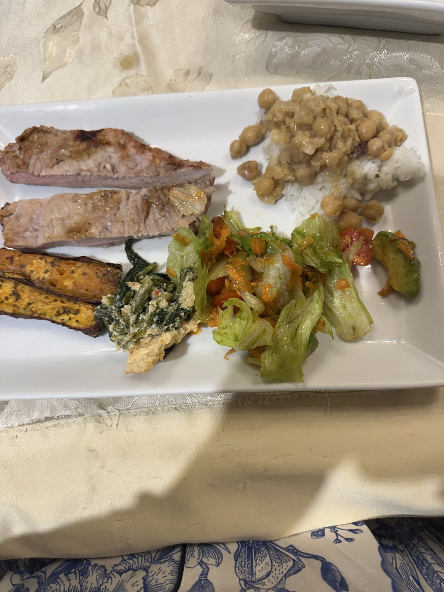 Plato variado con carne