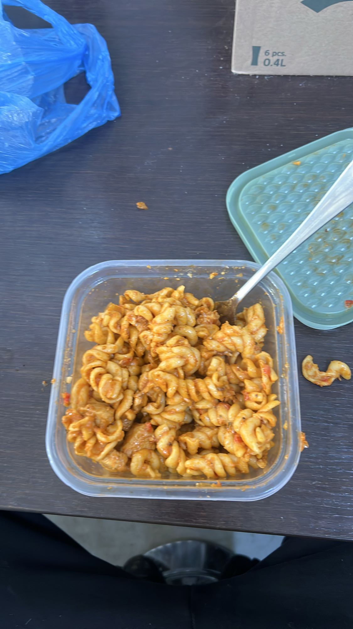 Paste cu sos și carne