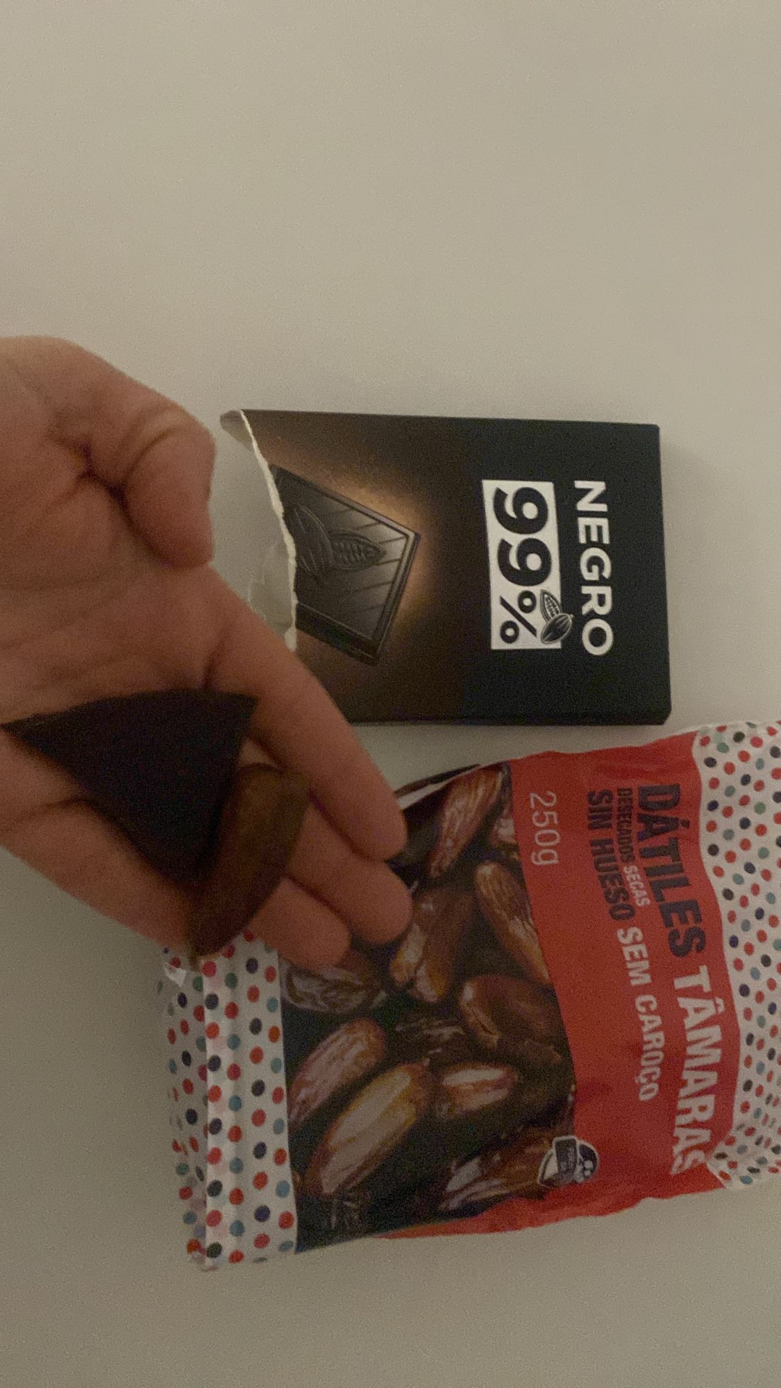 Ciocolată neagră și curmale