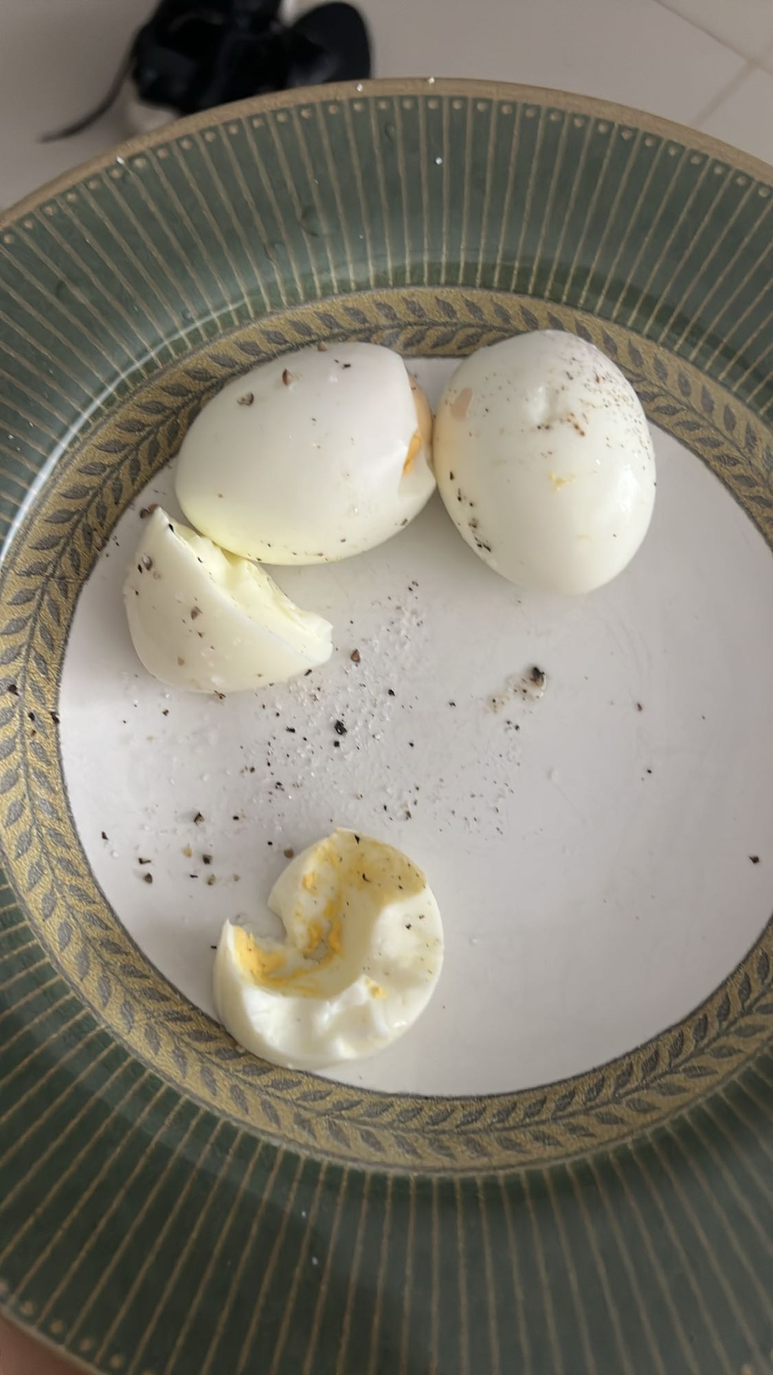 Ovos cozidos simples