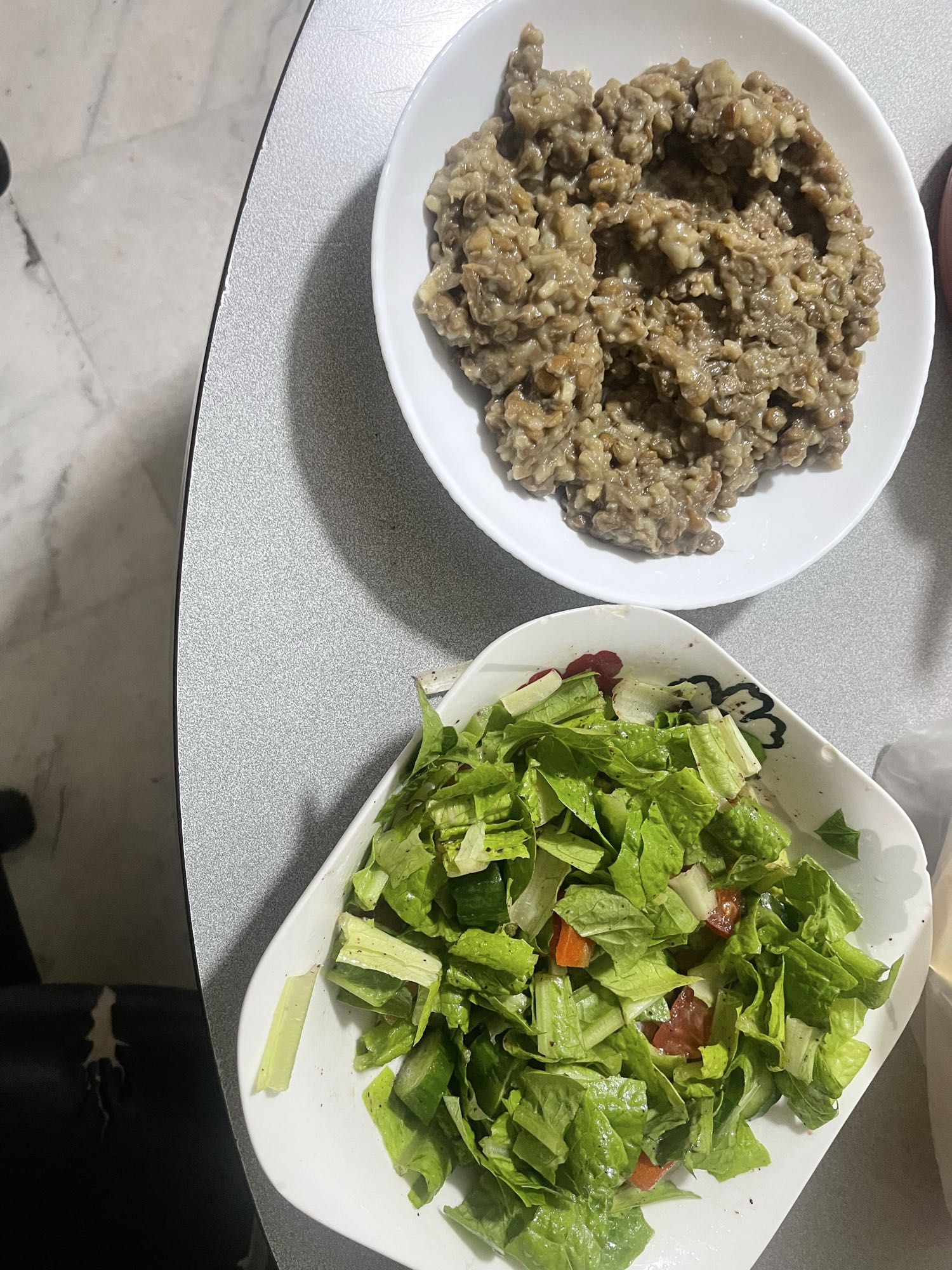 Lentil mash with salad