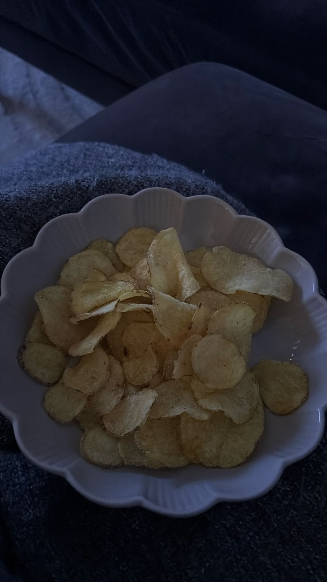 Skål med potatischips