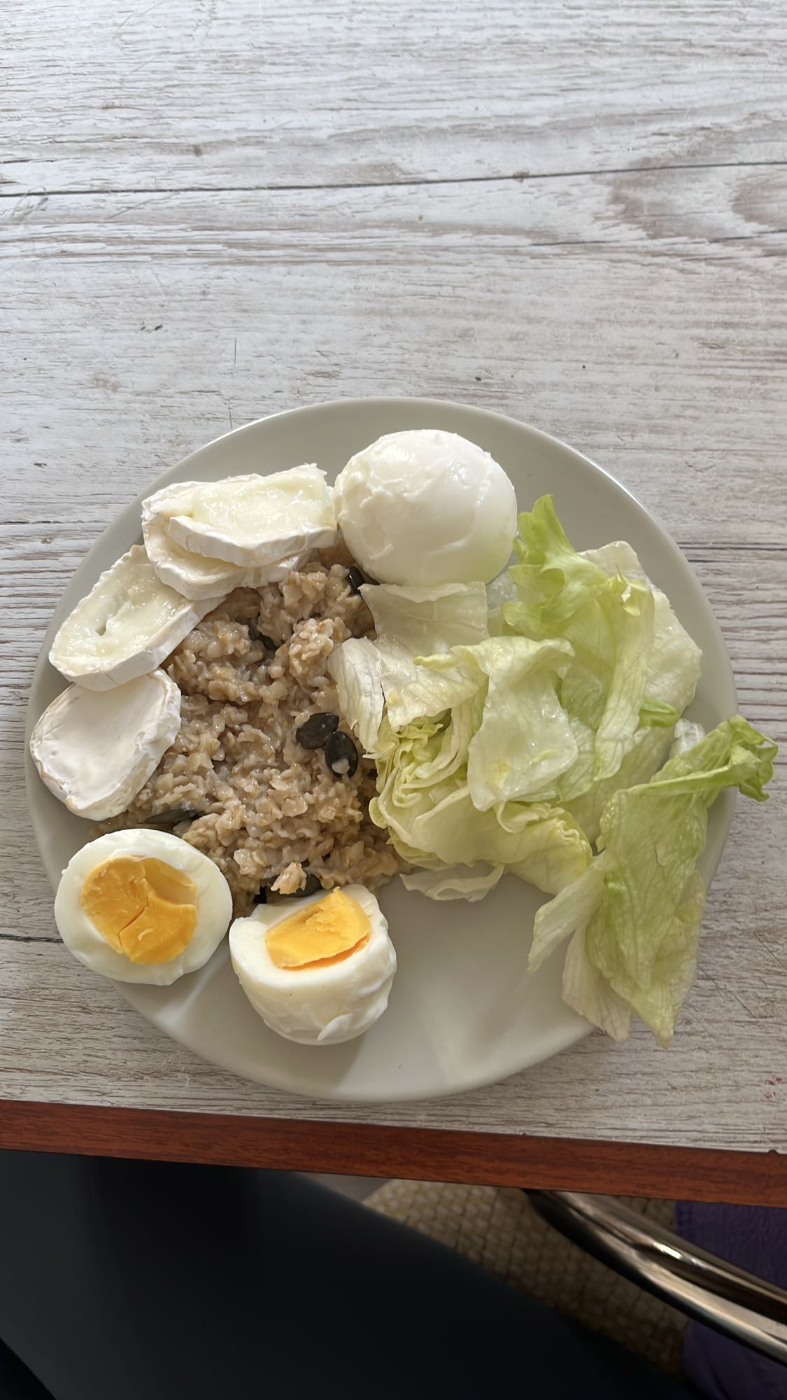 Eggs, Oats, Cheese & Lettuce
