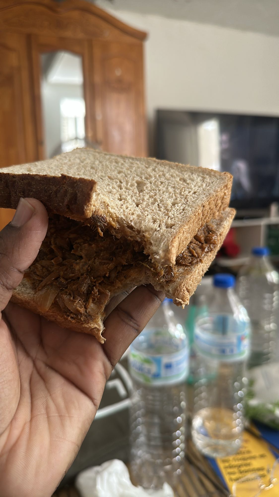 Sandwich au thon effiloché