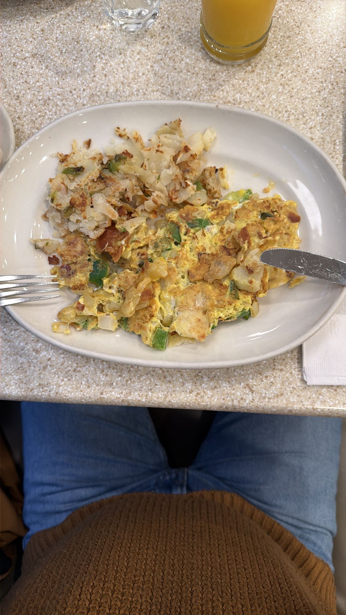Omelette with hash browns