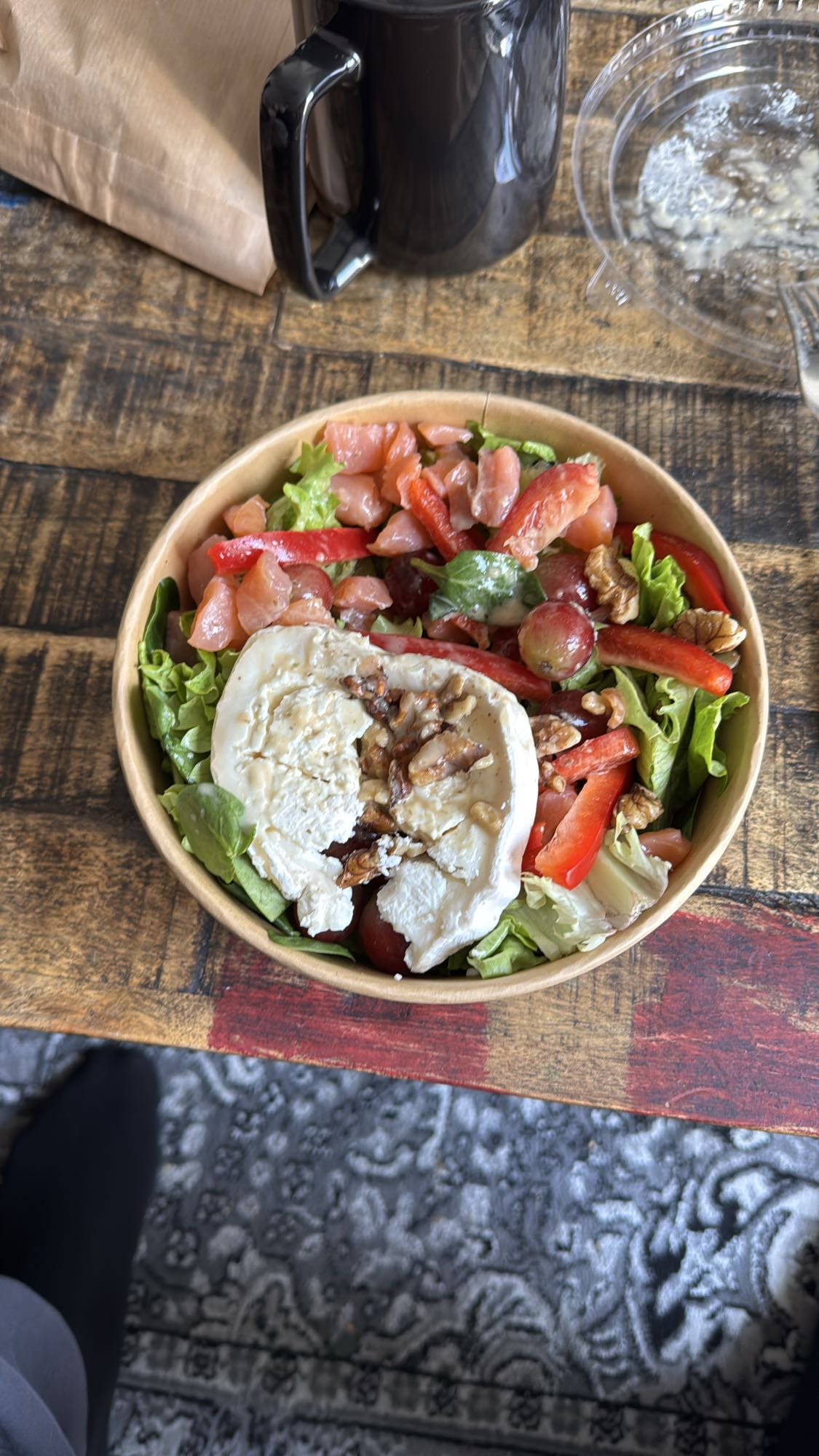 Salade met zalm en geitenkaas