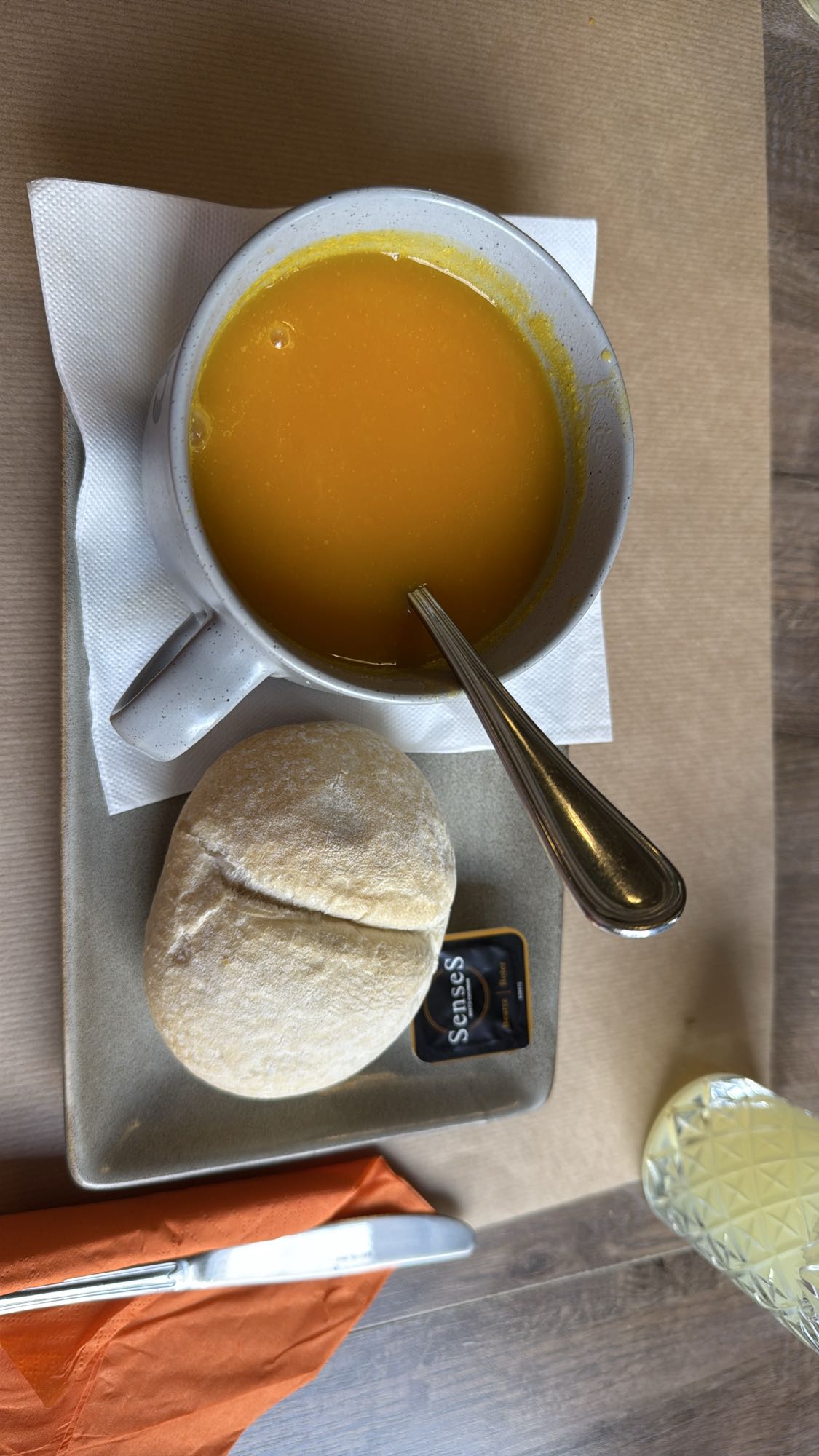 Pompoensoep met brood