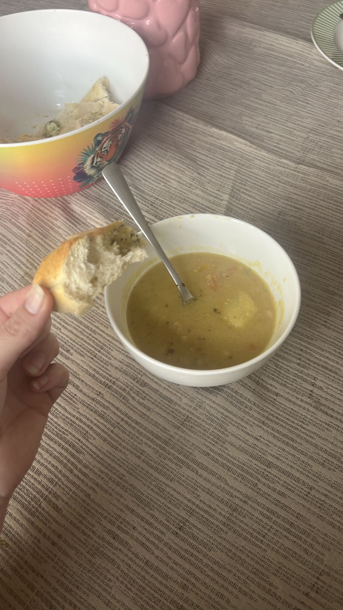 Groentesoep met brood