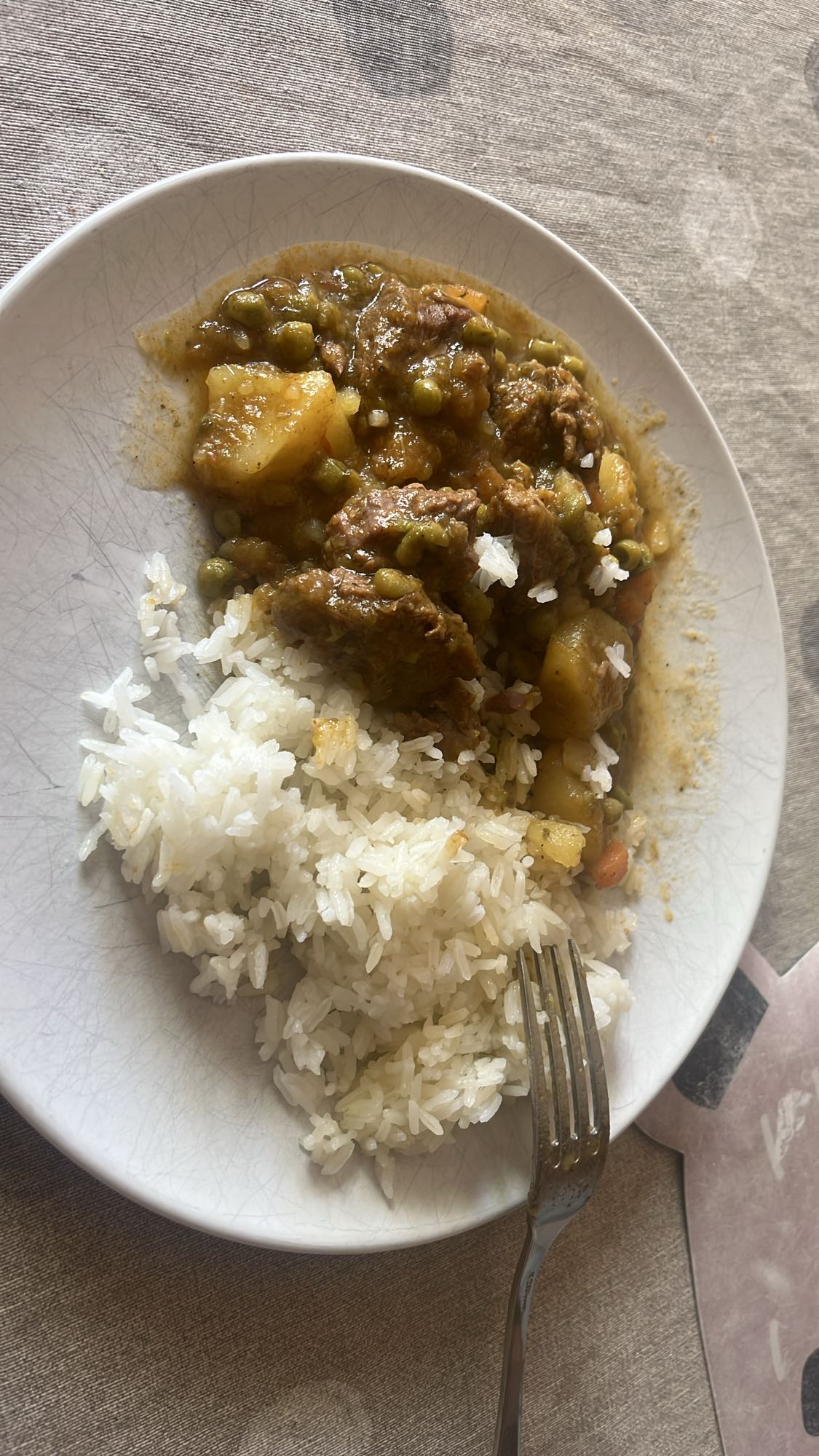arroz con guiso de carne