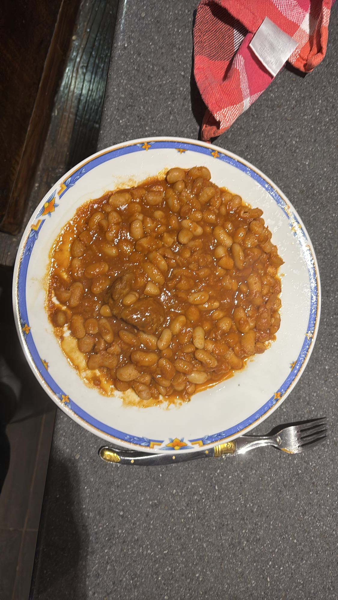 Haricots blancs à la sauce tomate