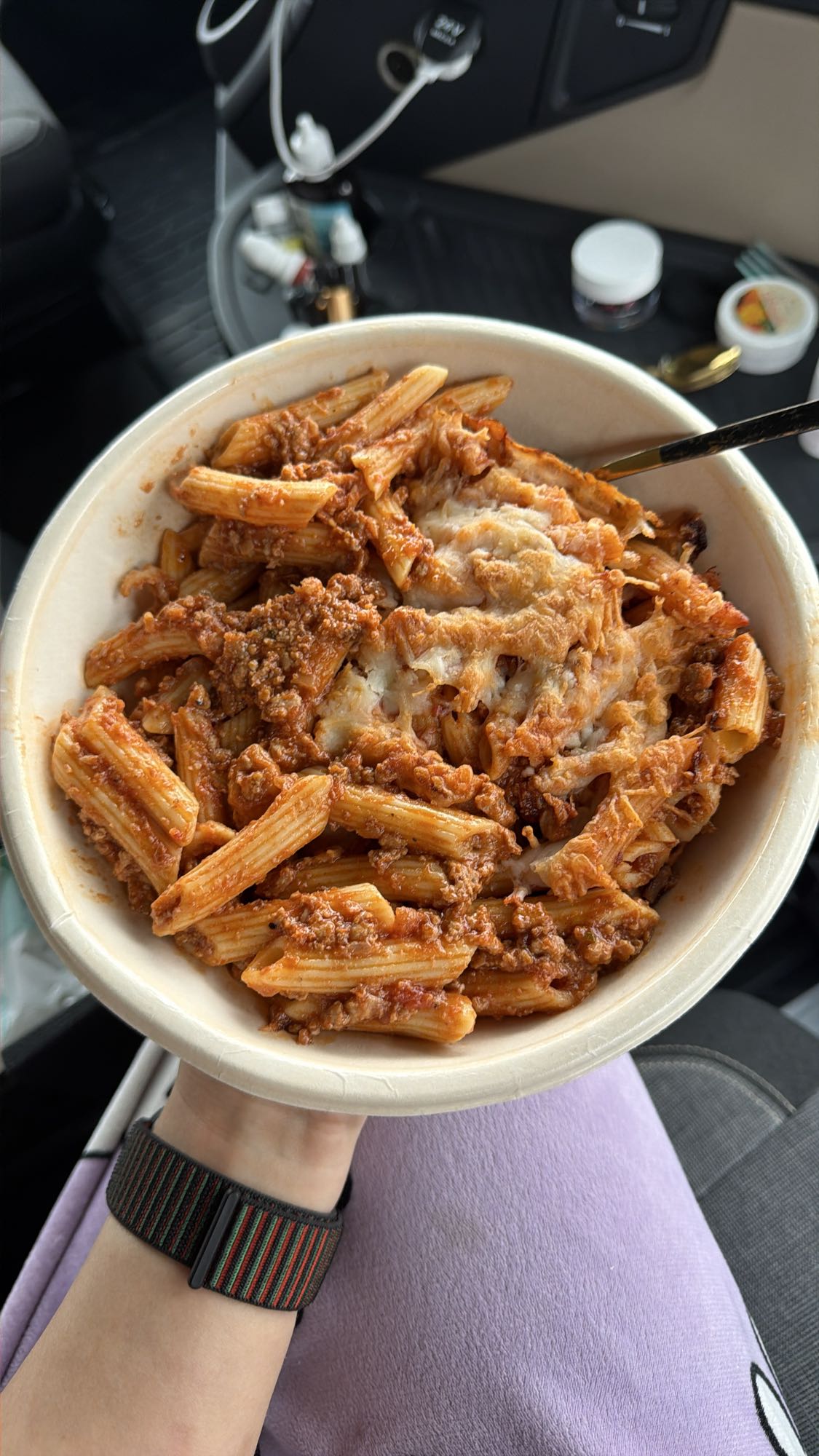 Penne cu carne și brânză