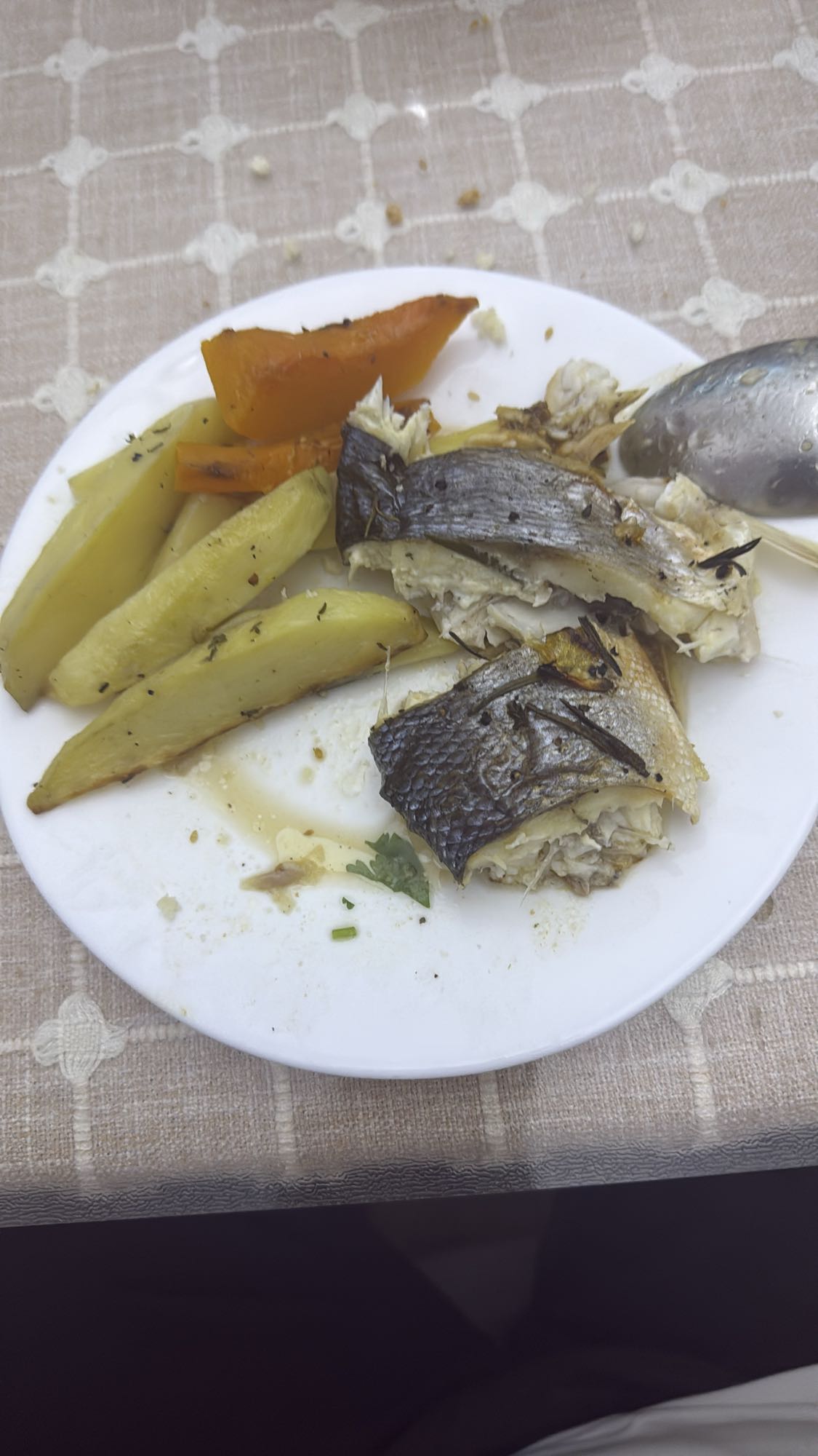 рыба с картофелем и морковью