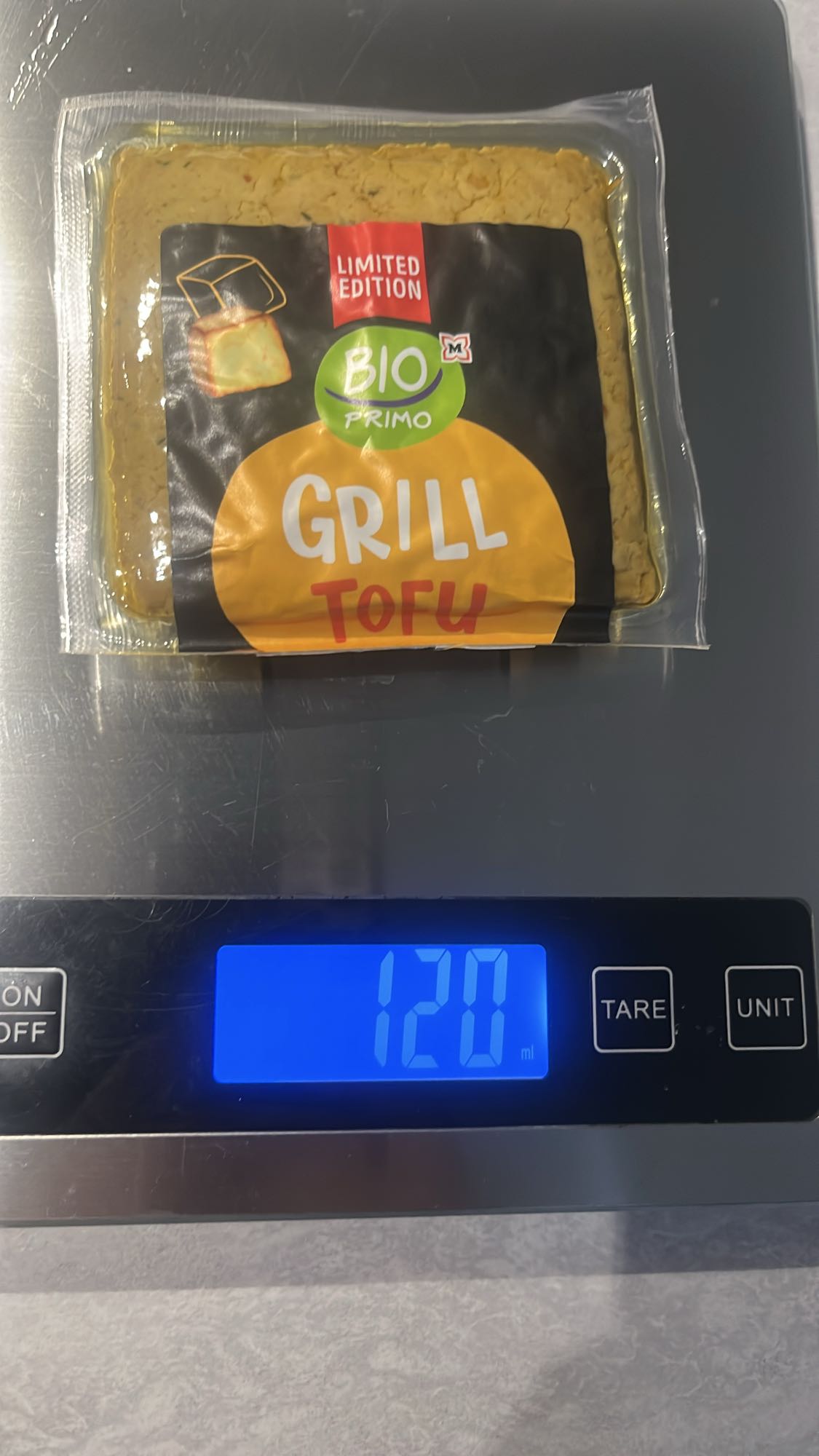 Gegrillter Tofu Block