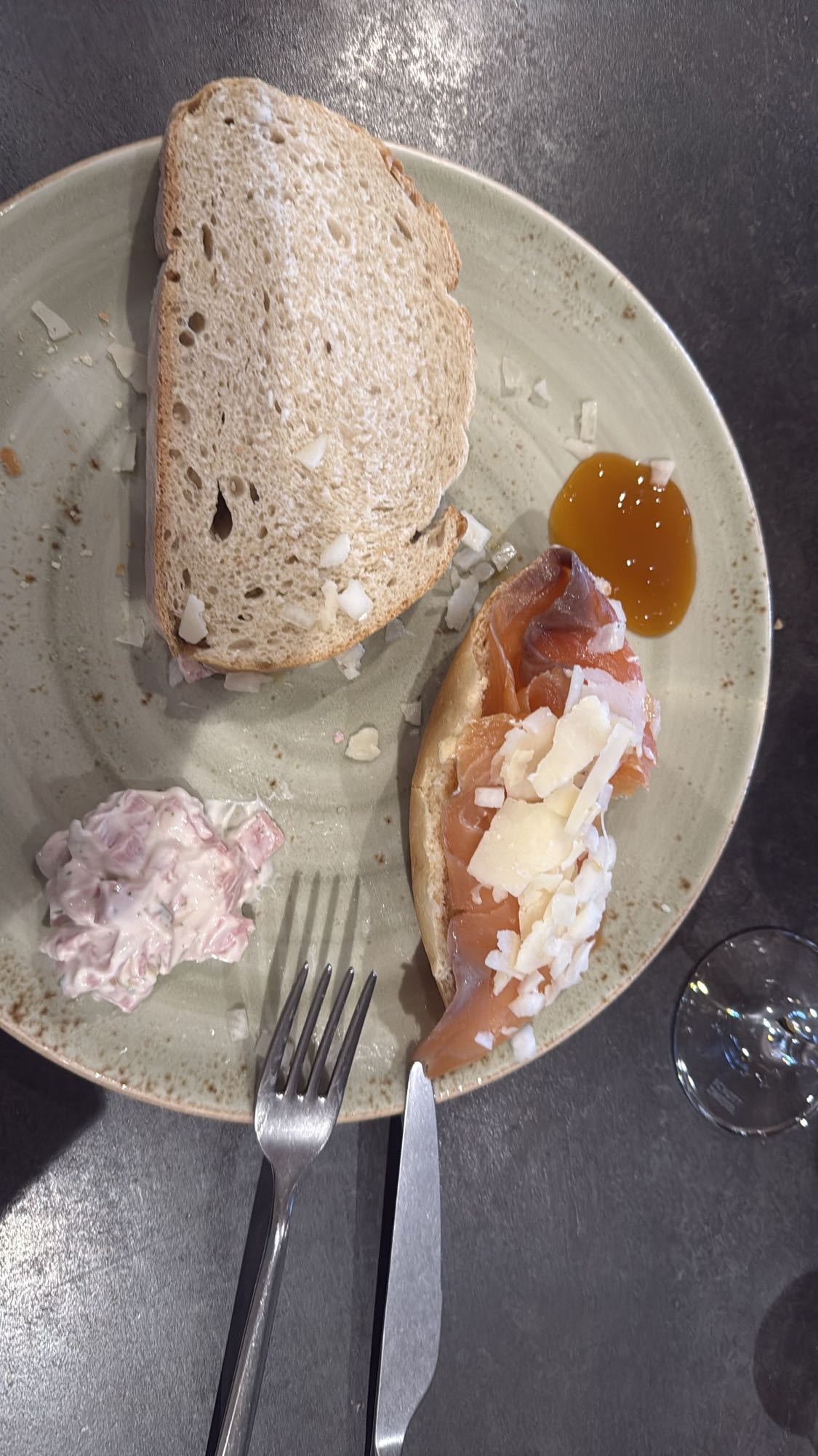 Broodje zalm en kaas