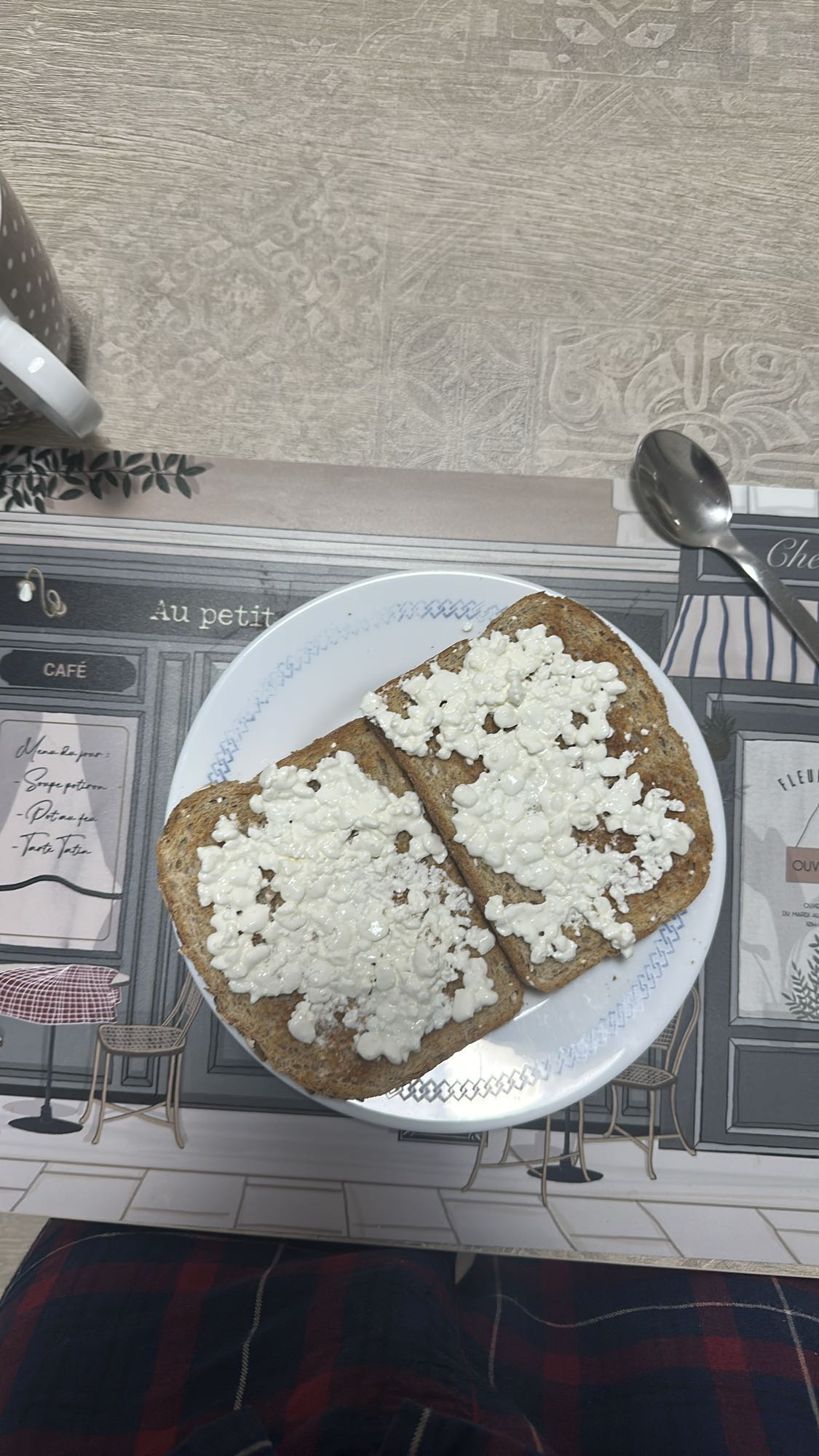 Tostadas con requesón