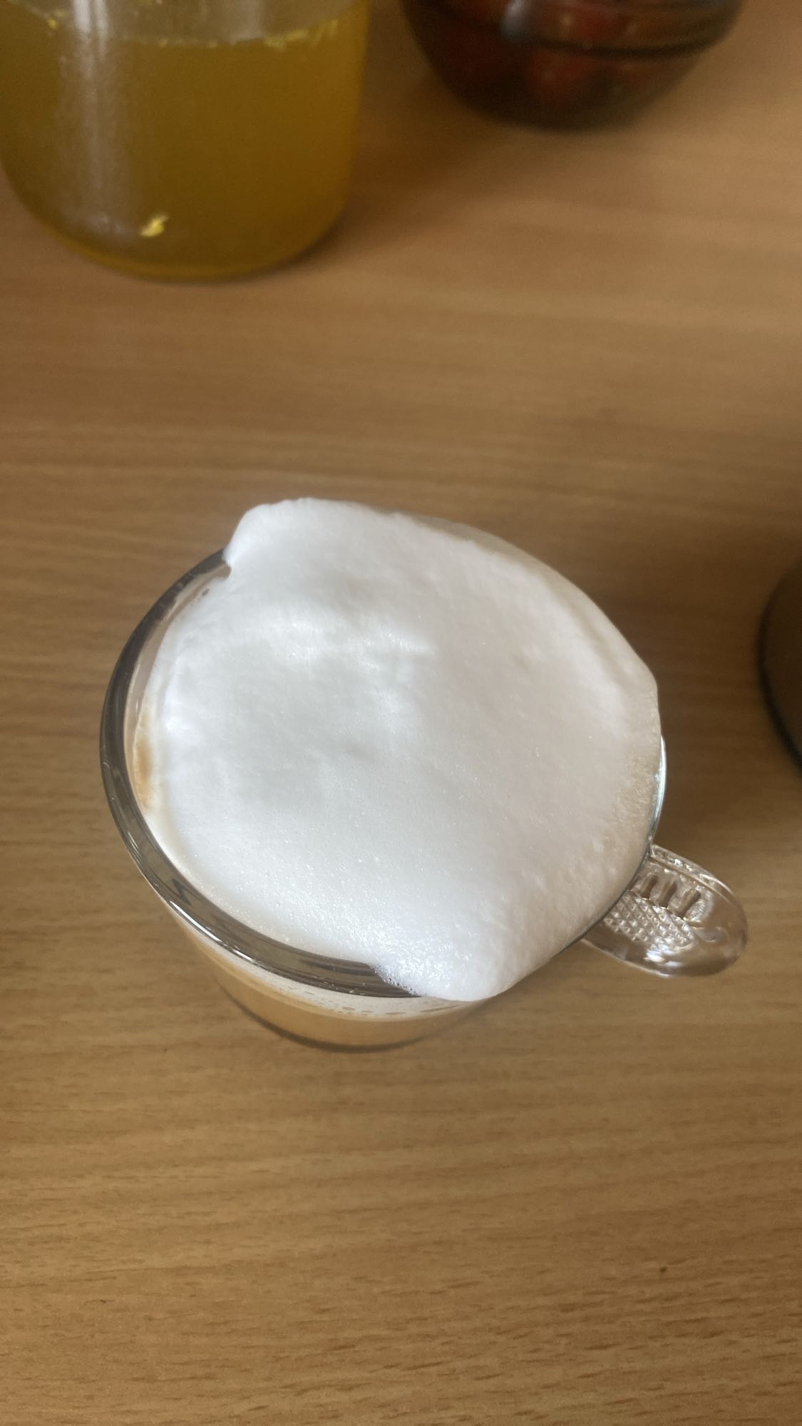 kawa z mleczną pianką