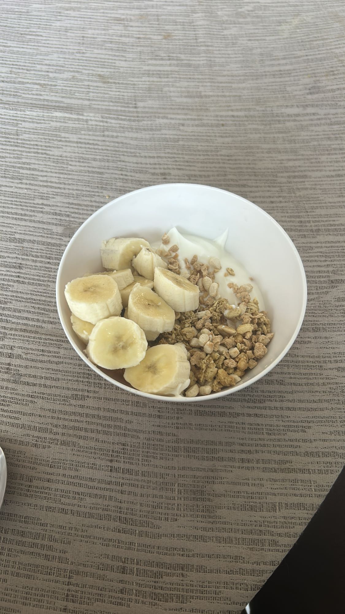 Yoghurt met banaan en muesli
