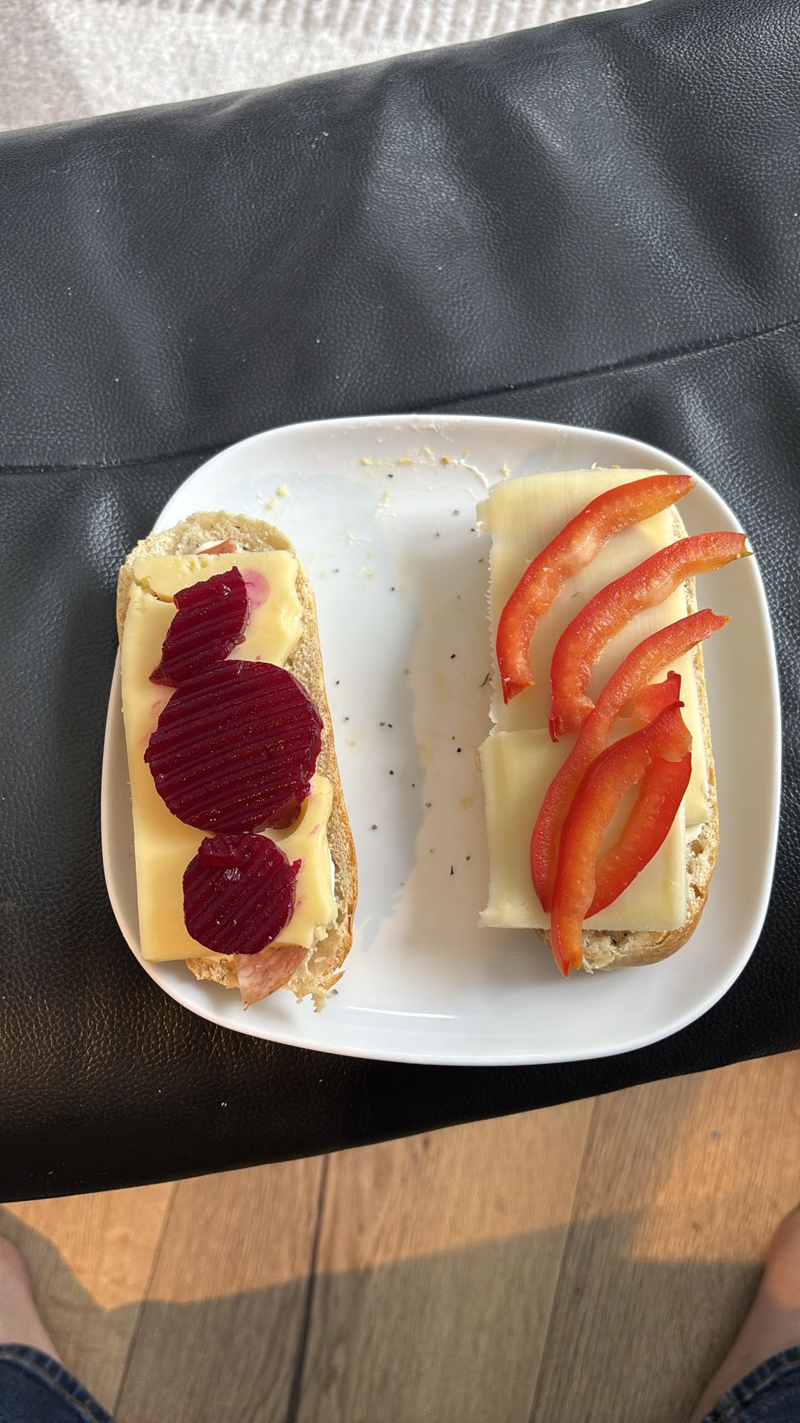 Ostesmørbrød med grønnsaker